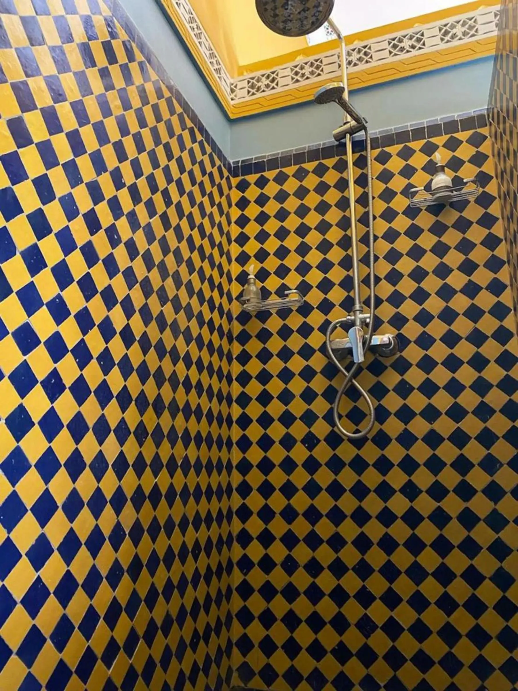 Shower in Ryad El Borj