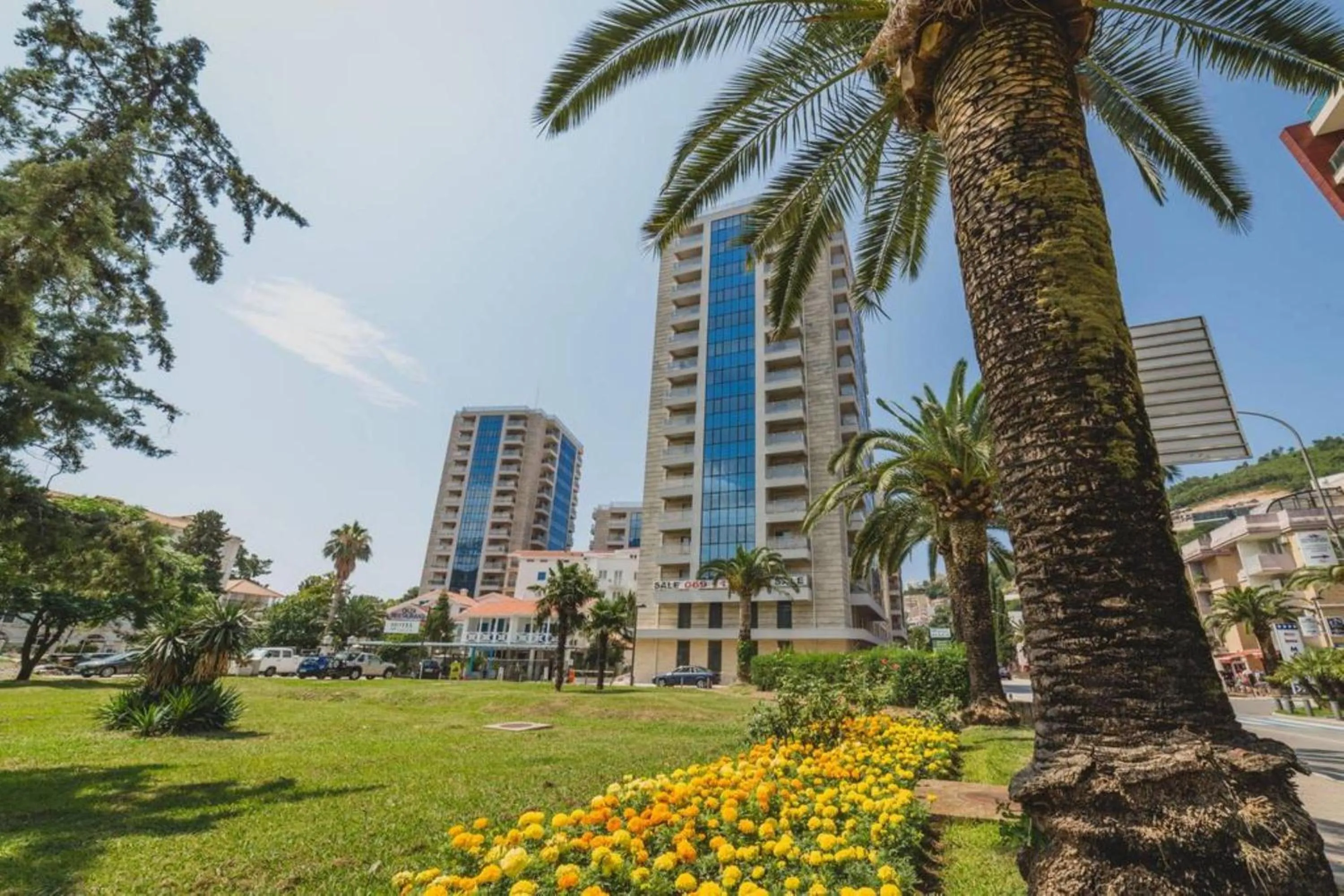 Property building in Blue Marlin Apartments