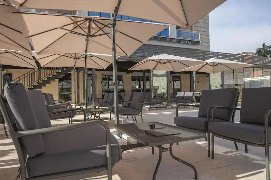Restaurant/places to eat in Blue Marlin Apartments