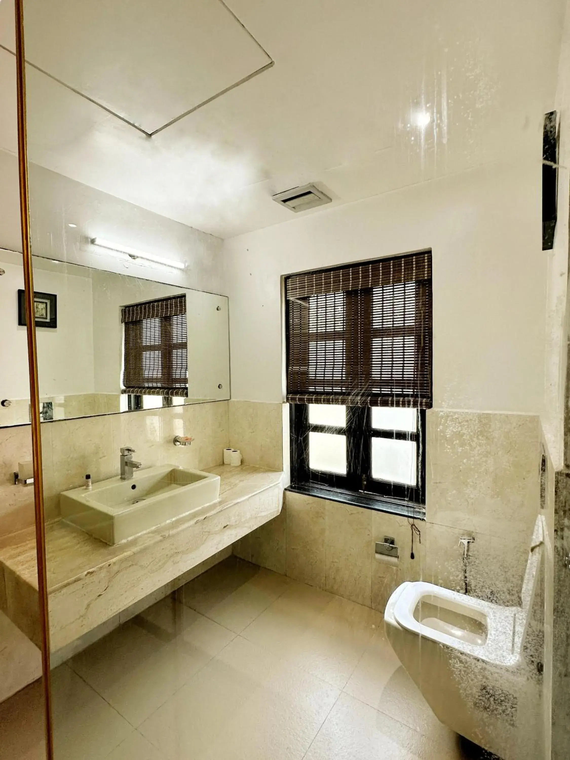 Toilet in Silver Sands Hideaway Resort, Candolim Toilet in Silver Sands Hideaway Resort, Candolim