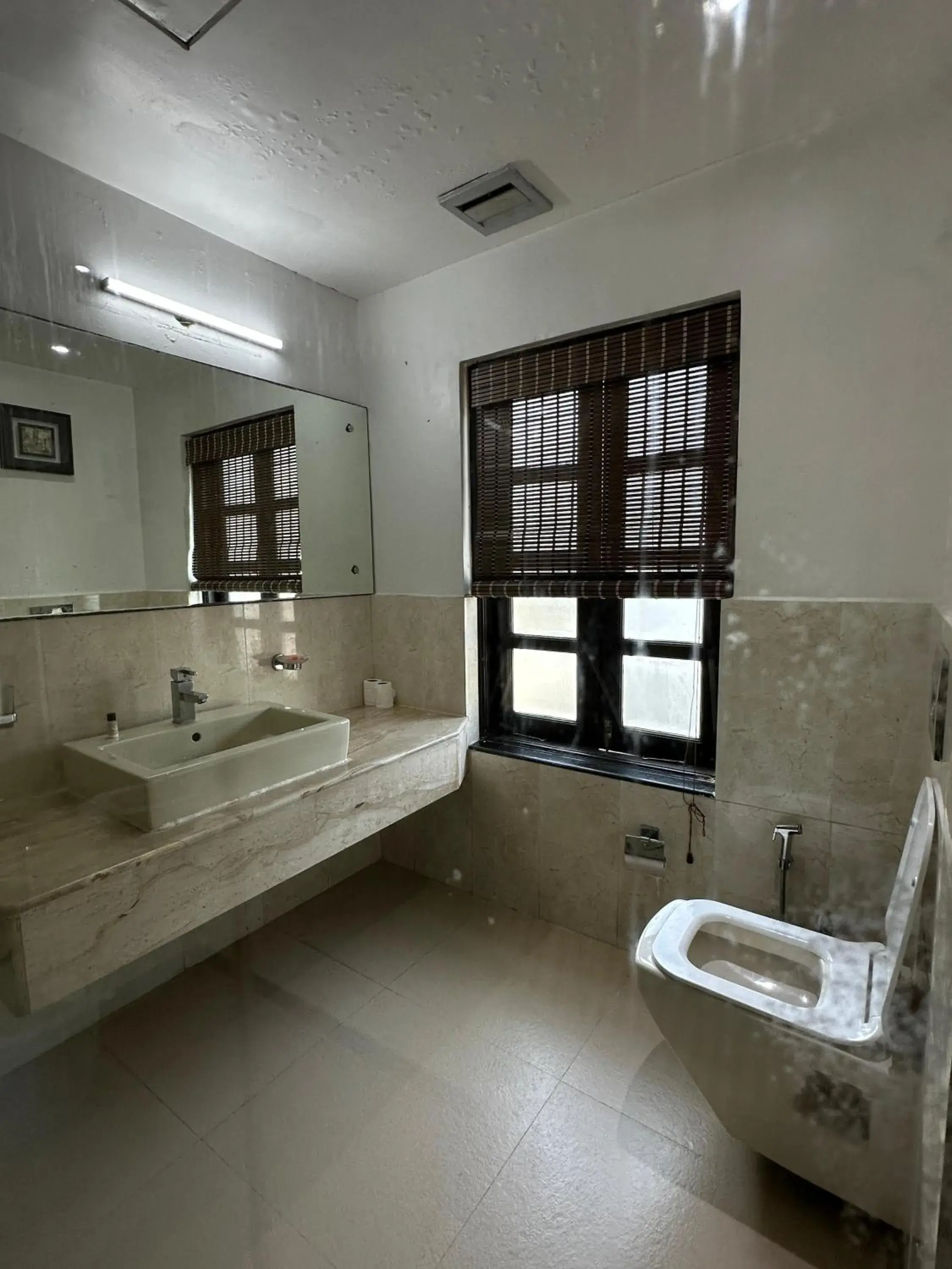 Toilet in Silver Sands Hideaway Resort, Candolim Toilet in Silver Sands Hideaway Resort, Candolim