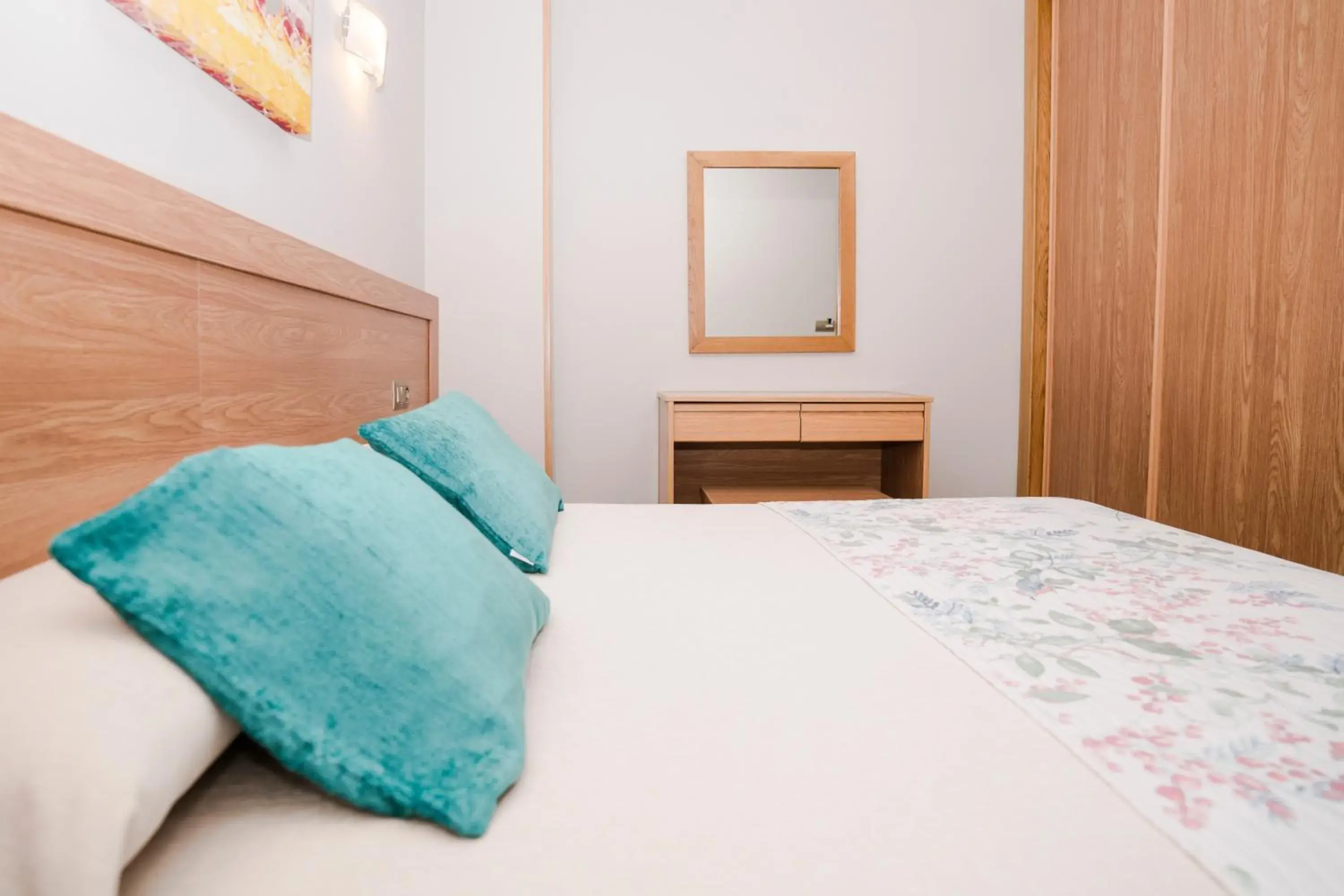 Double or Twin Room with Interior View in Hotel Caribe Sanxenxo Double or Twin Room with Interior View in Hotel Caribe Sanxenxo