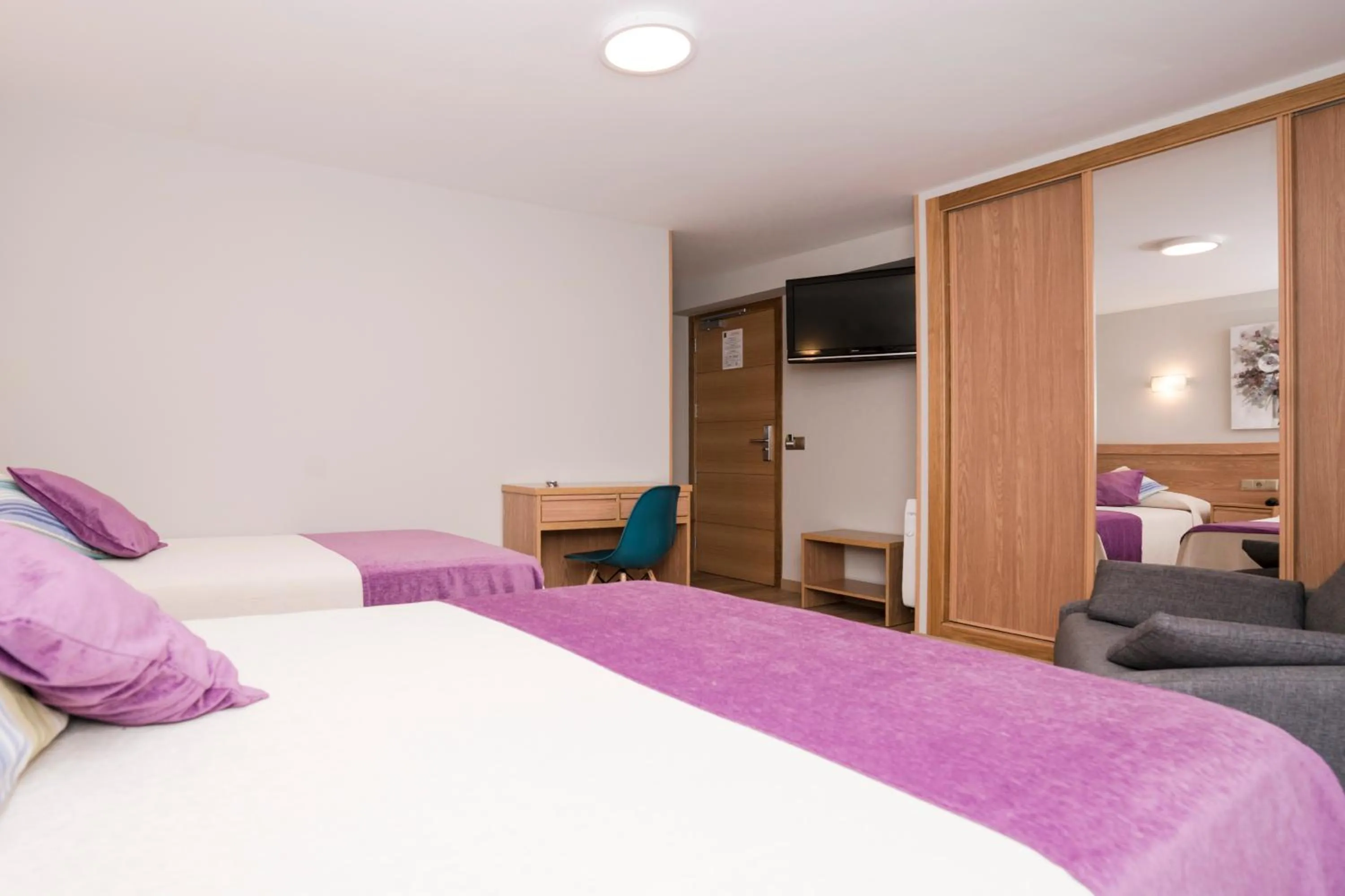 Bed in Hotel Caribe Sanxenxo