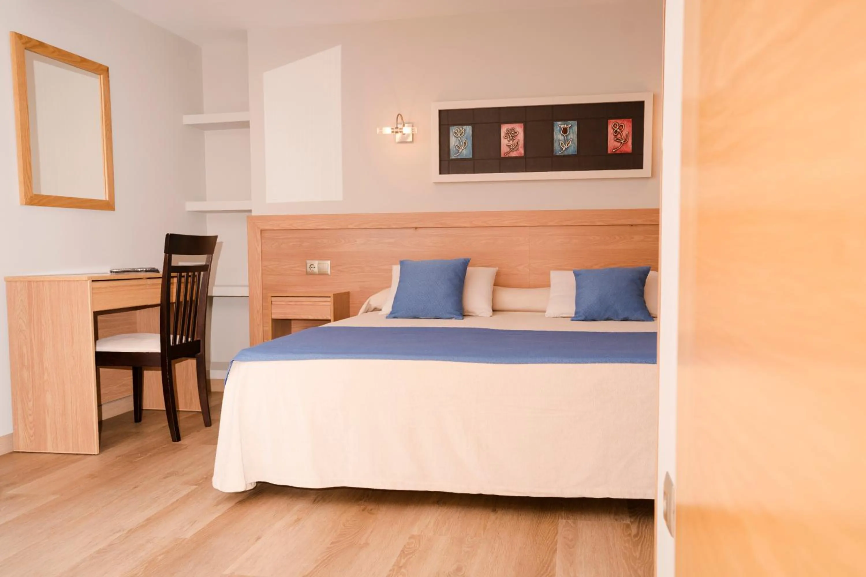 Bed in Hotel Caribe Sanxenxo