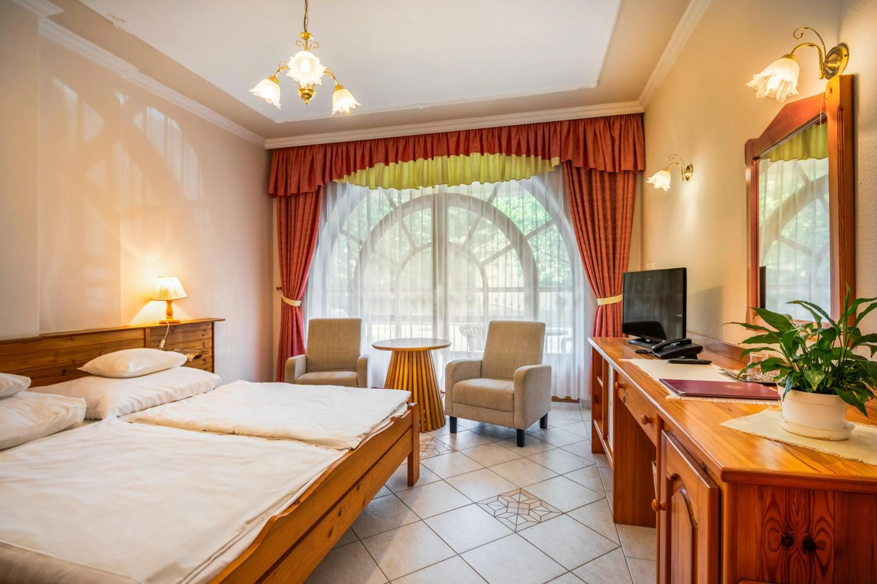 Bedroom, Bed in Hajdú Kastély Hotel