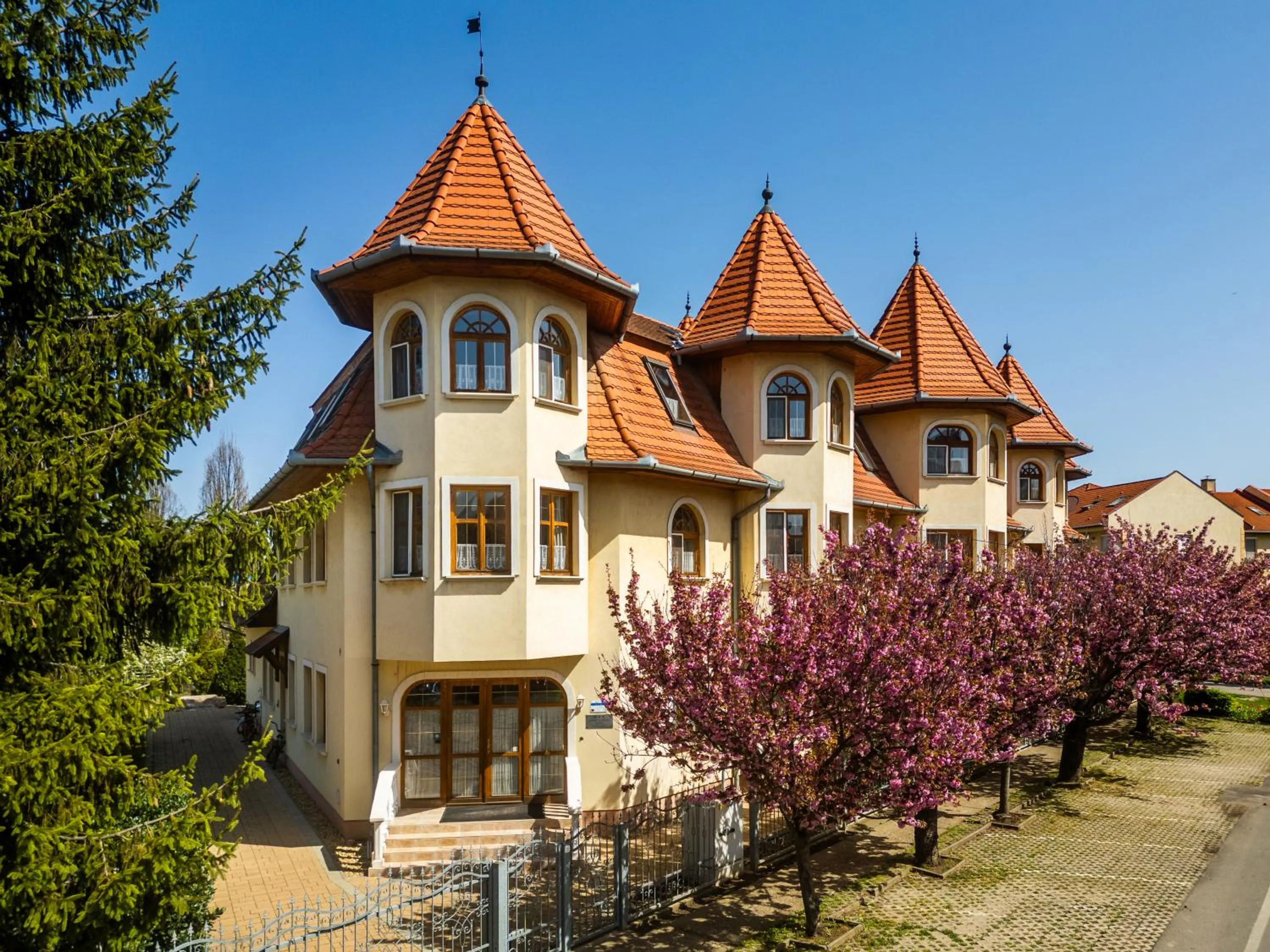 Property building in Hajdú Kastély Hotel