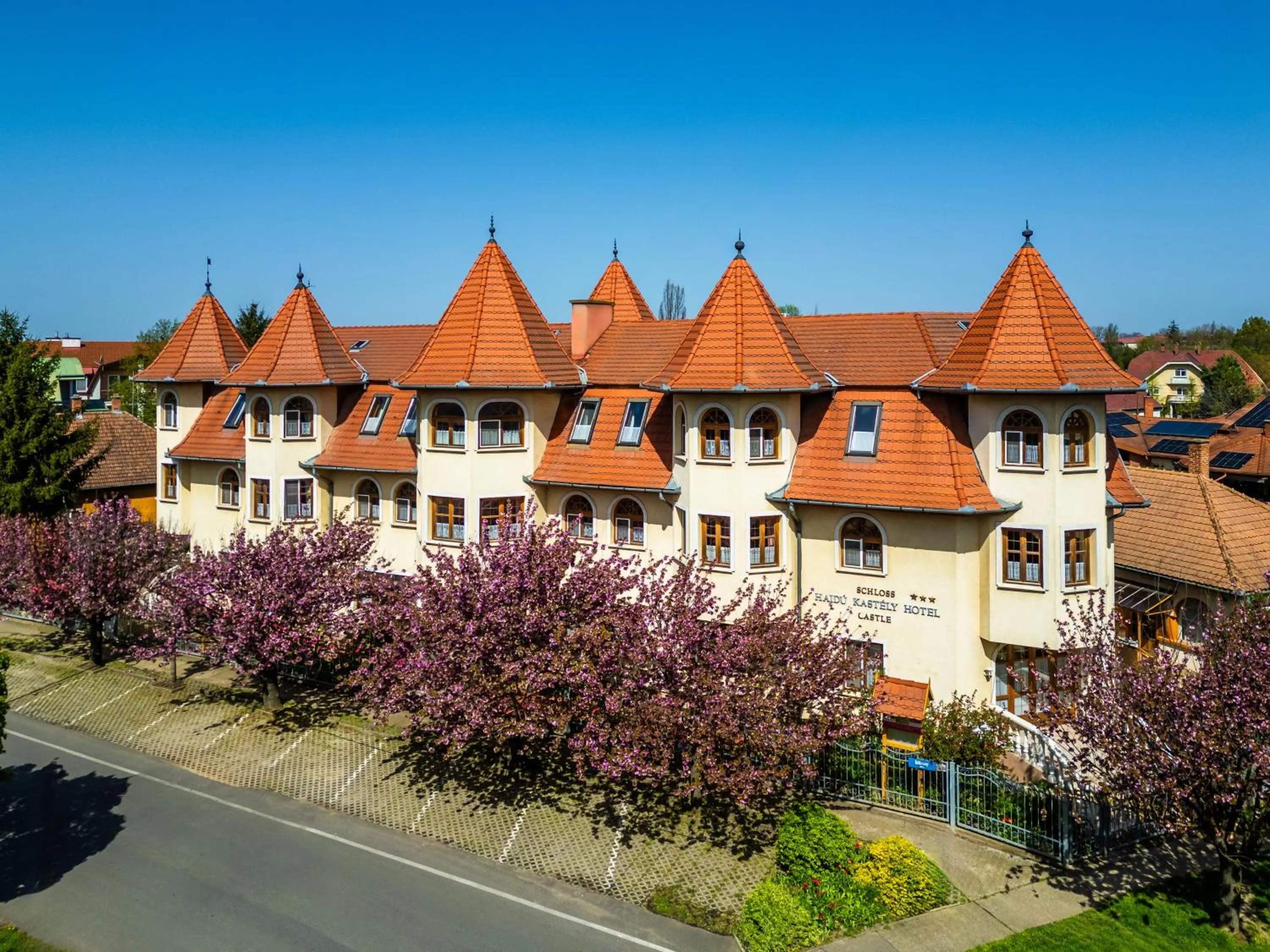 Property building in Hajdú Kastély Hotel
