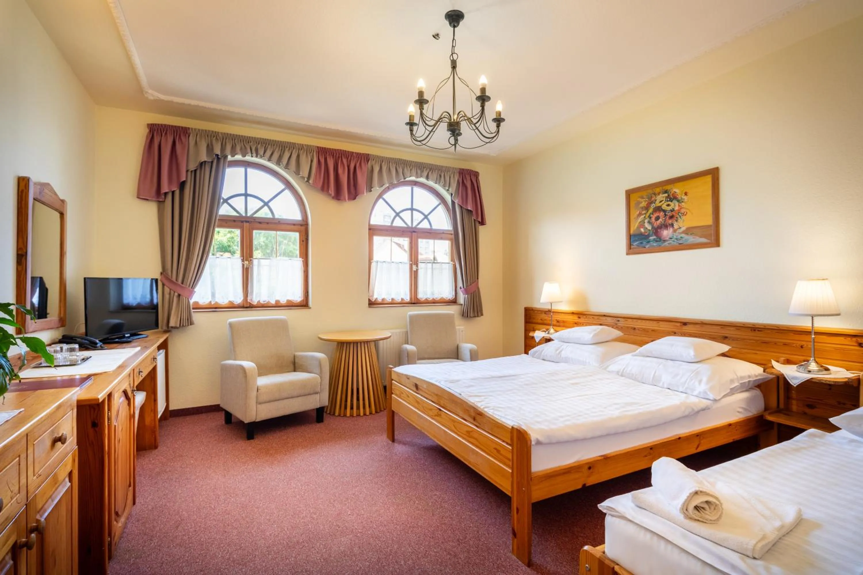 Photo of the whole room, Bed in Hajdú Kastély Hotel