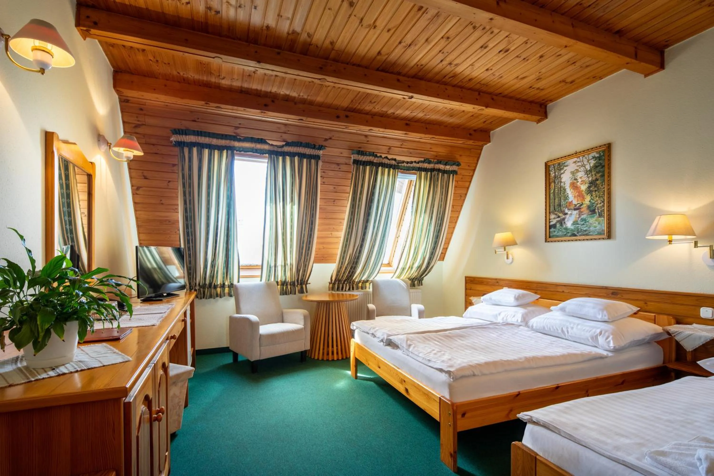 Photo of the whole room, Bed in Hajdú Kastély Hotel