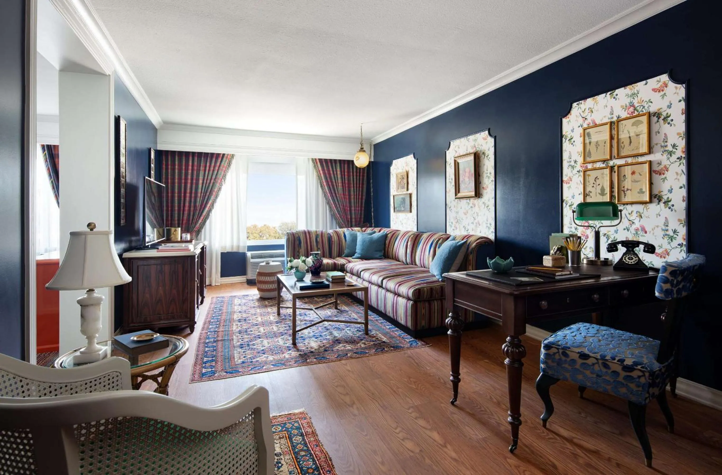 Living room in Graduate by Hilton Knoxville