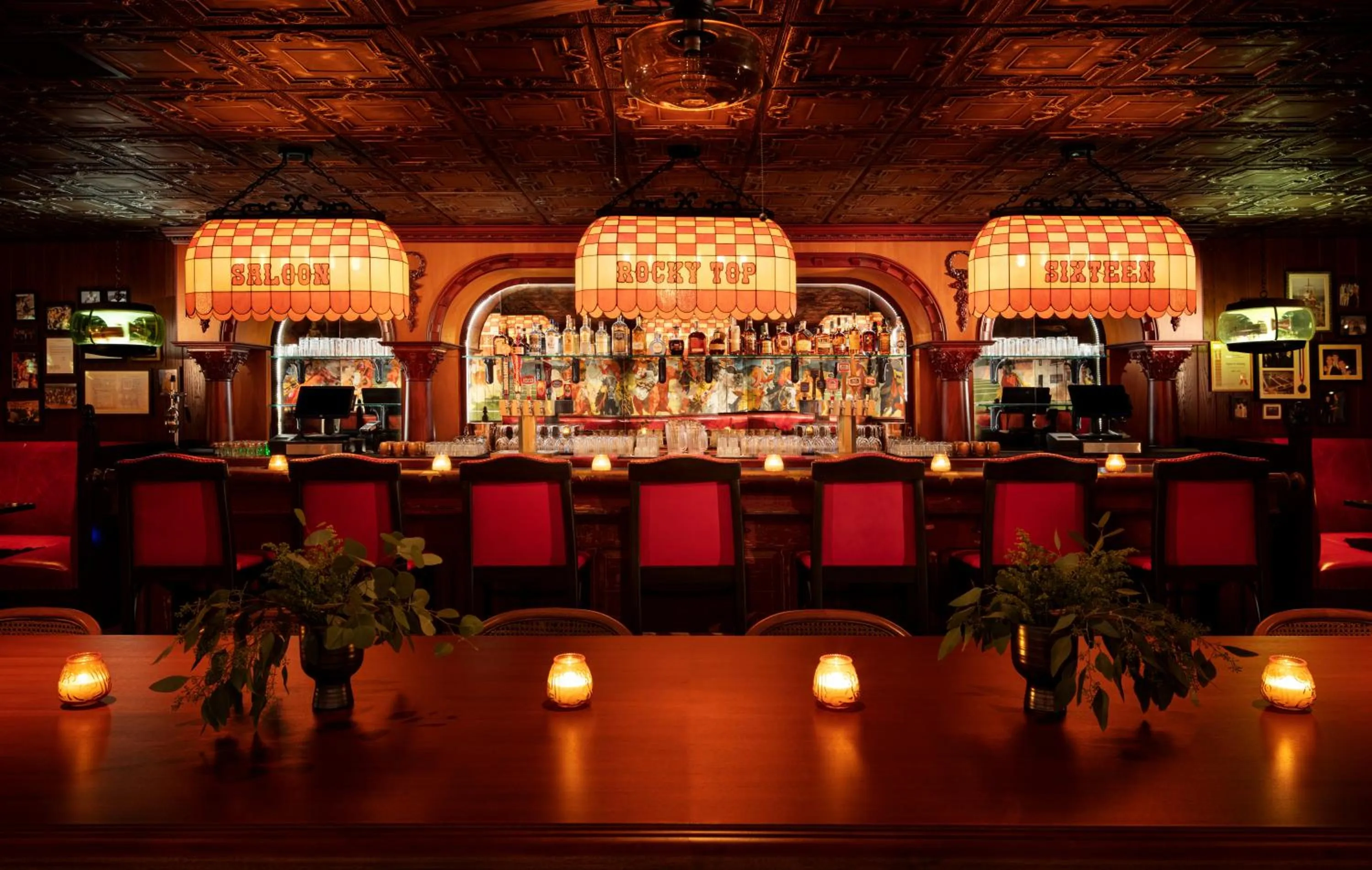 Lounge or bar in Graduate by Hilton Knoxville