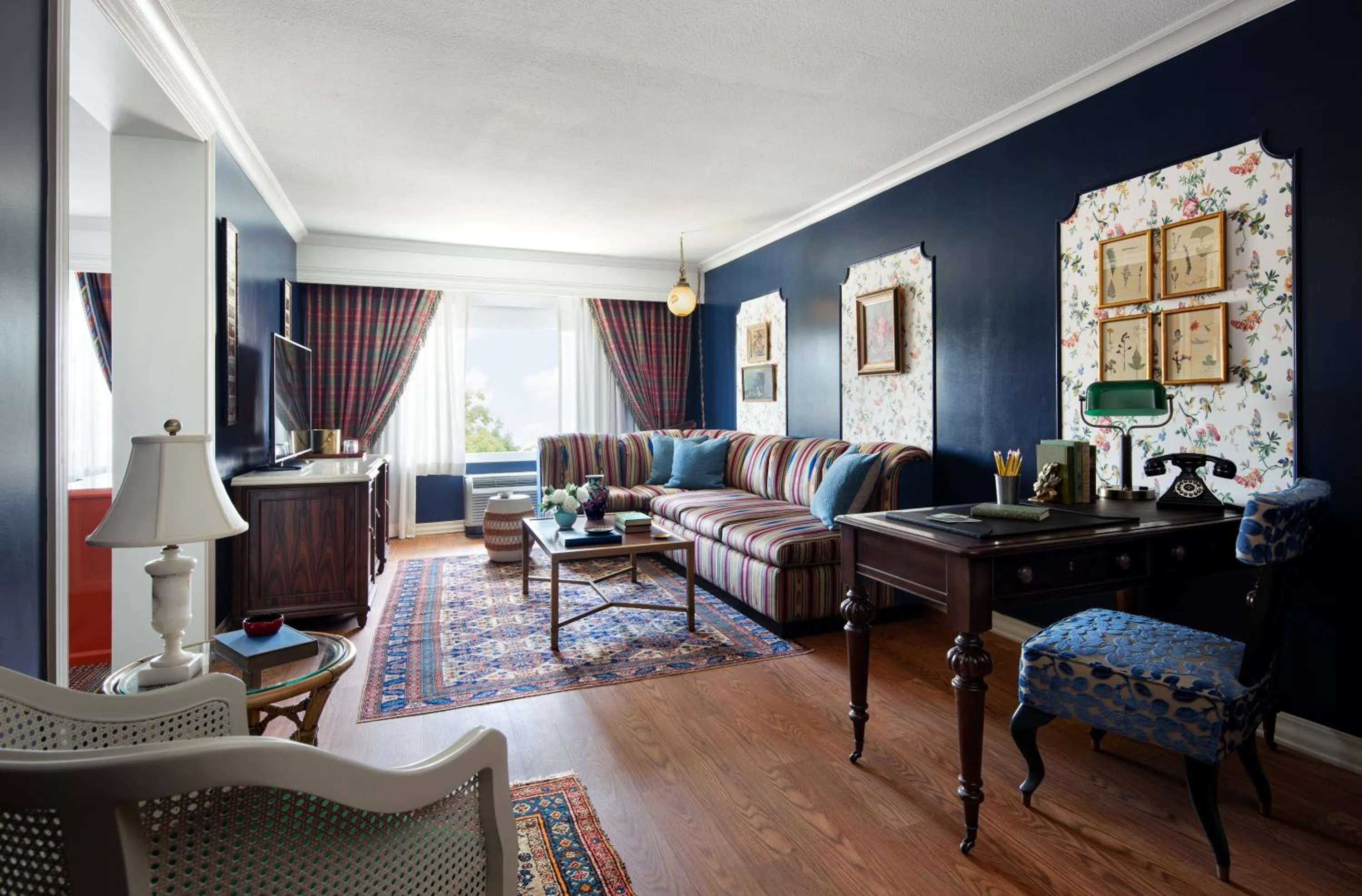 Living room in Graduate by Hilton Knoxville