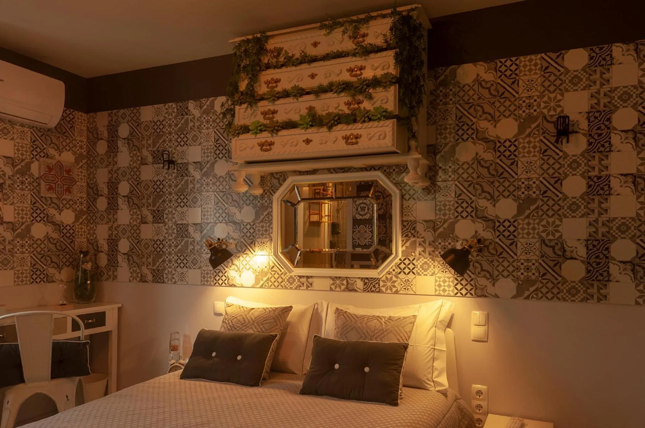 Bed in My Bed in pico