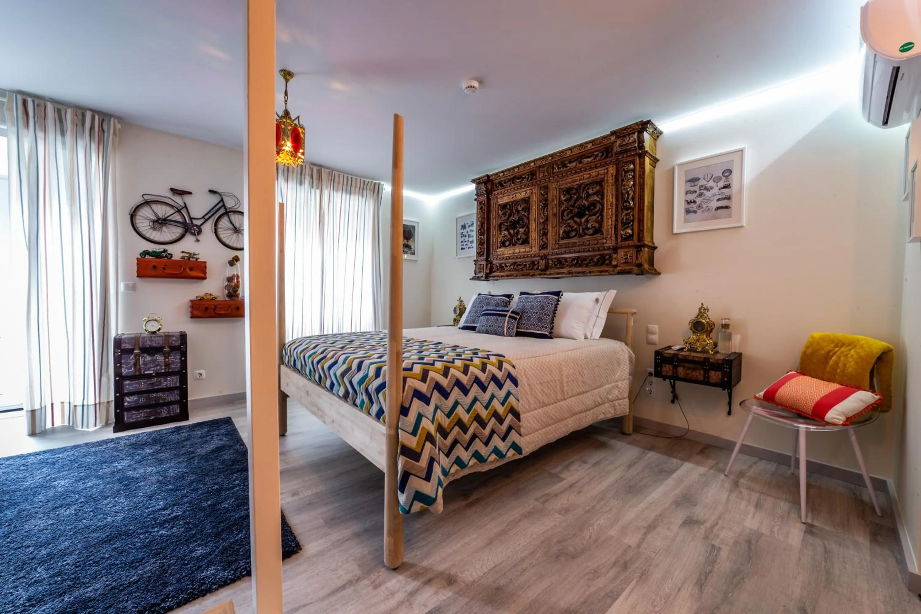 Bed in My Bed in pico