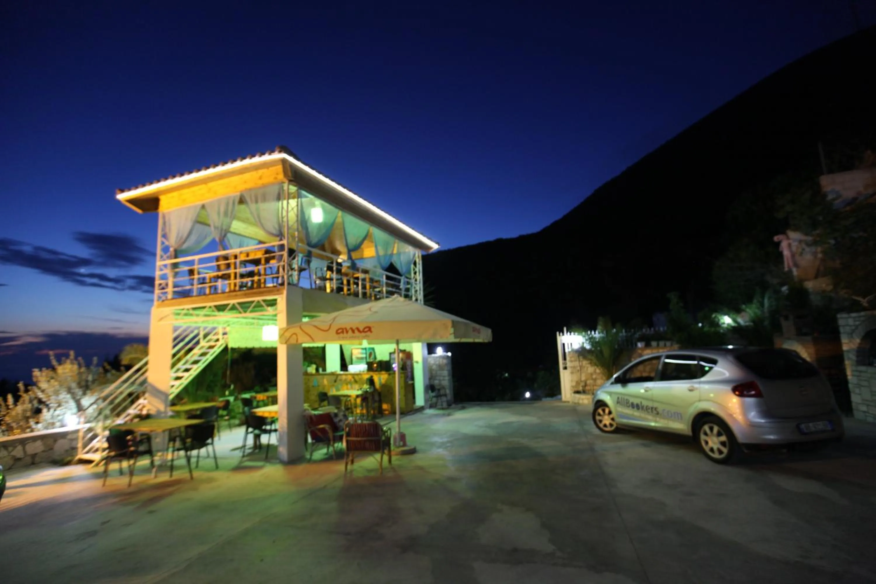 Property building in Vila Riza Veliu