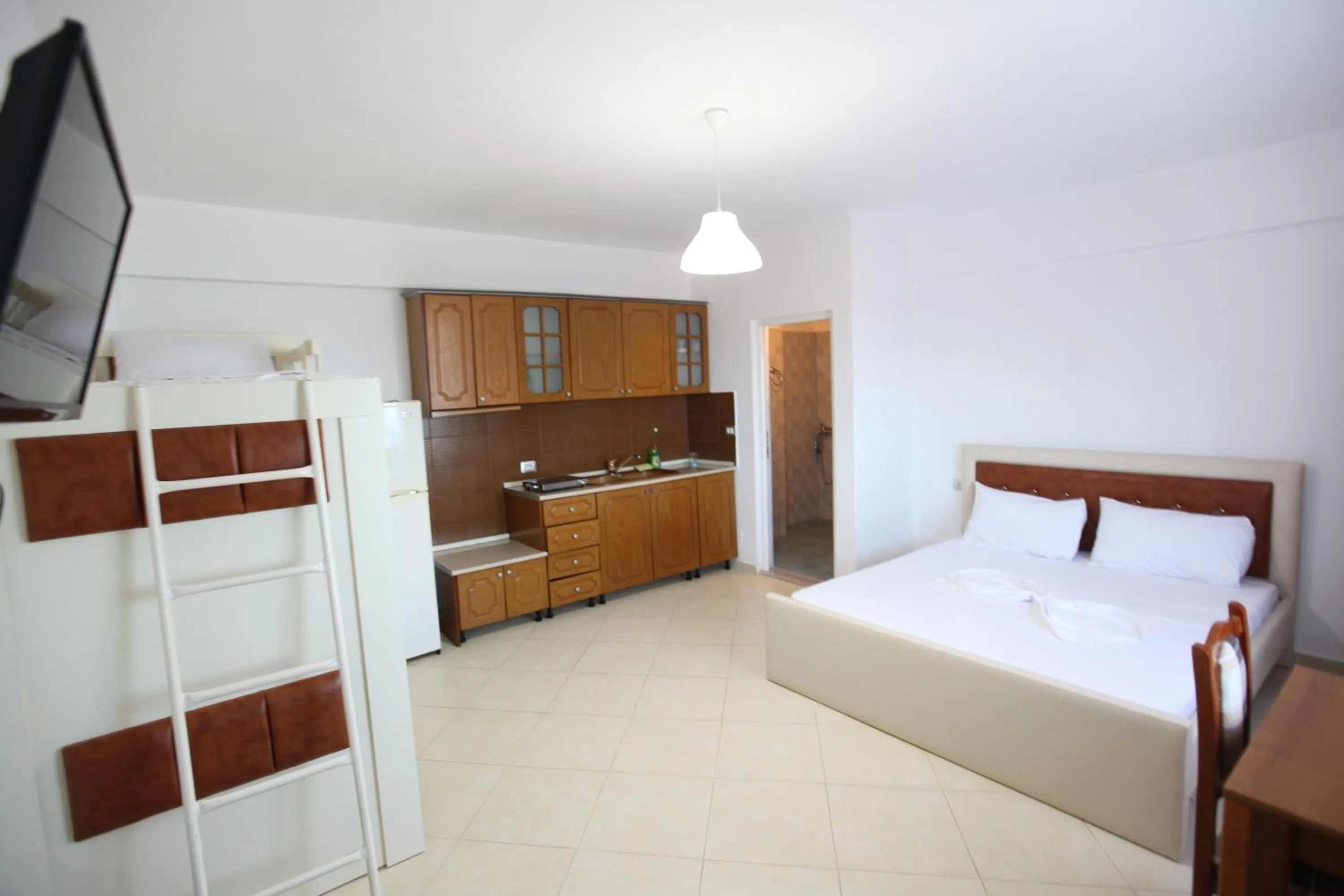 Kitchen or kitchenette, Bed in Vila Riza Veliu