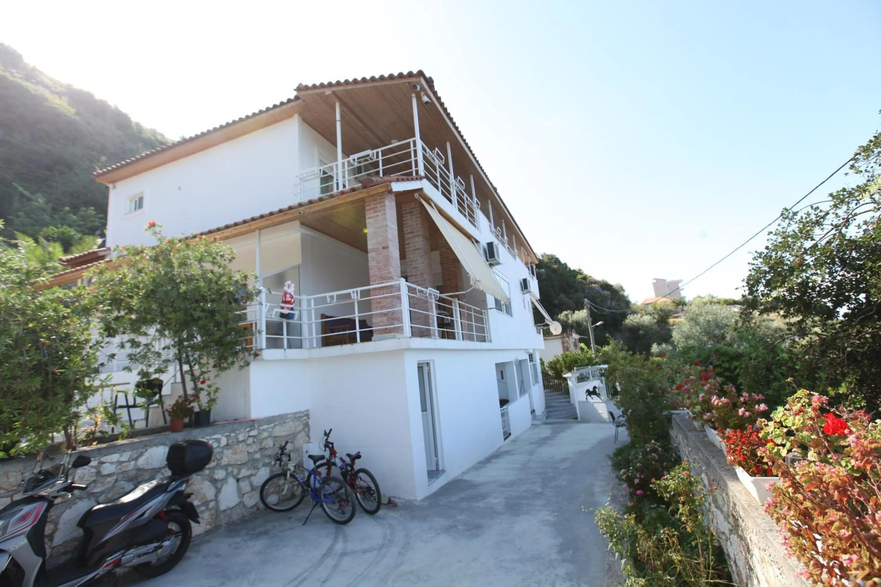 Property building in Vila Riza Veliu