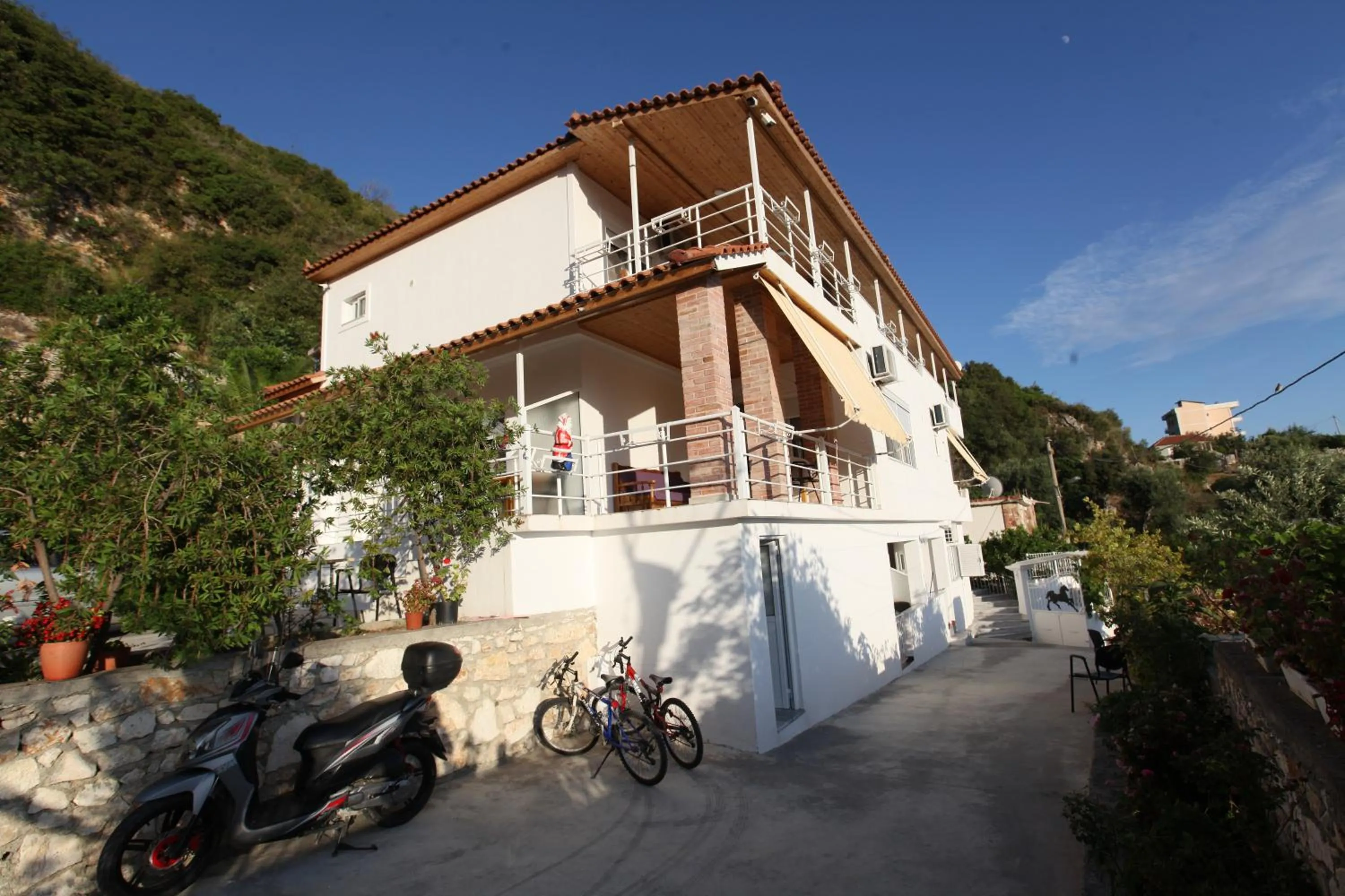 Property building in Vila Riza Veliu