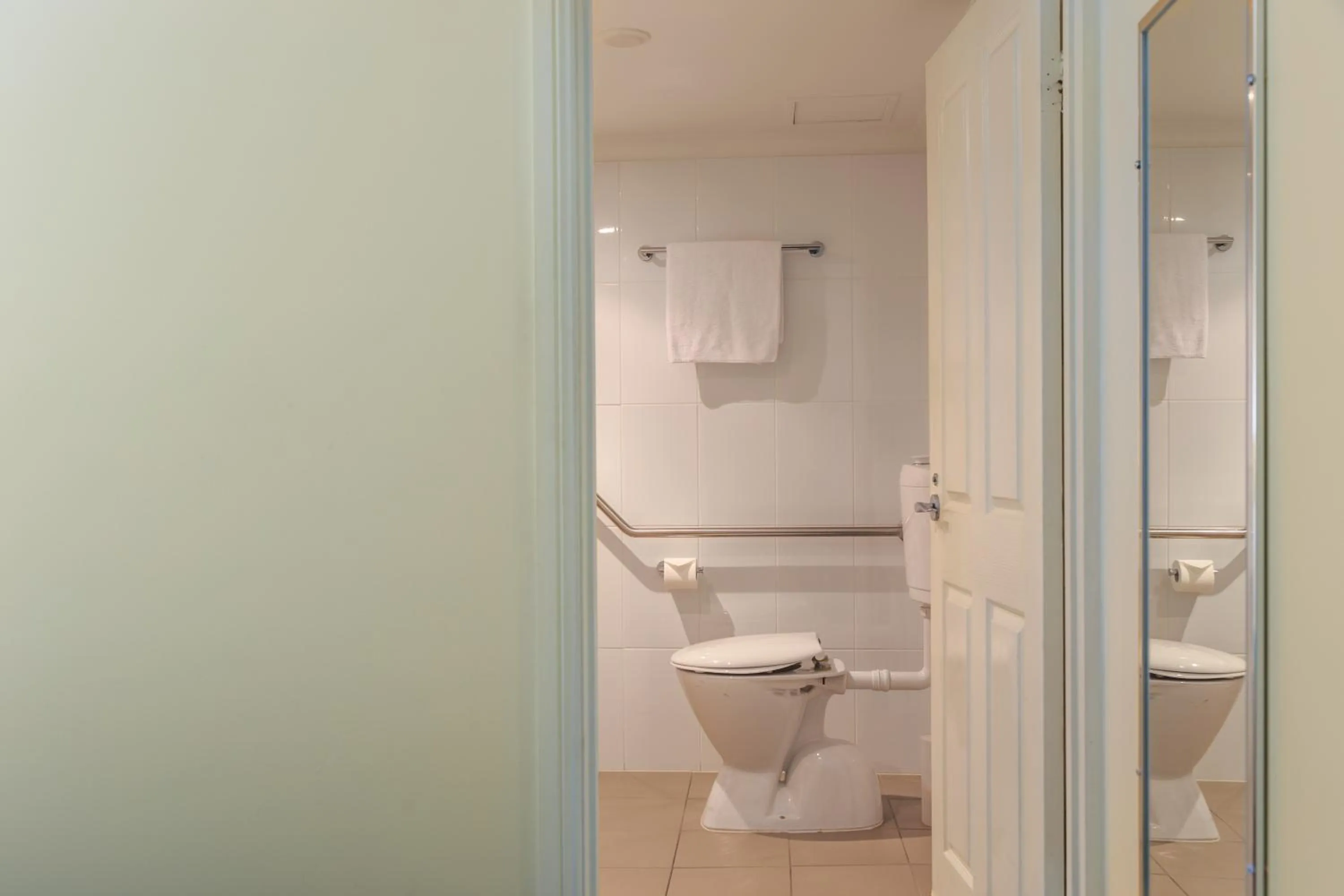 Toilet in Macrossan House Boutique Holiday Apartments