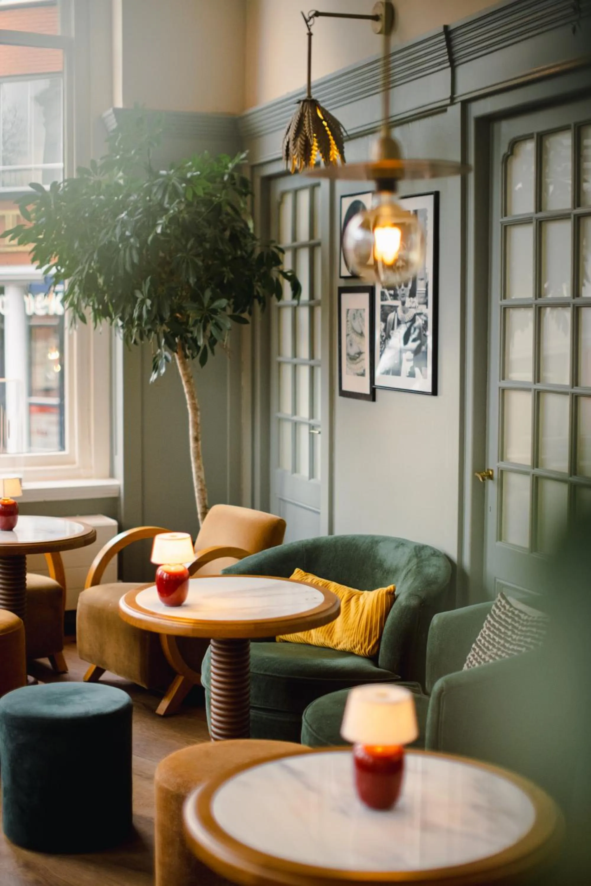 Restaurant/places to eat in FINCH Boutique Hotel, downtown