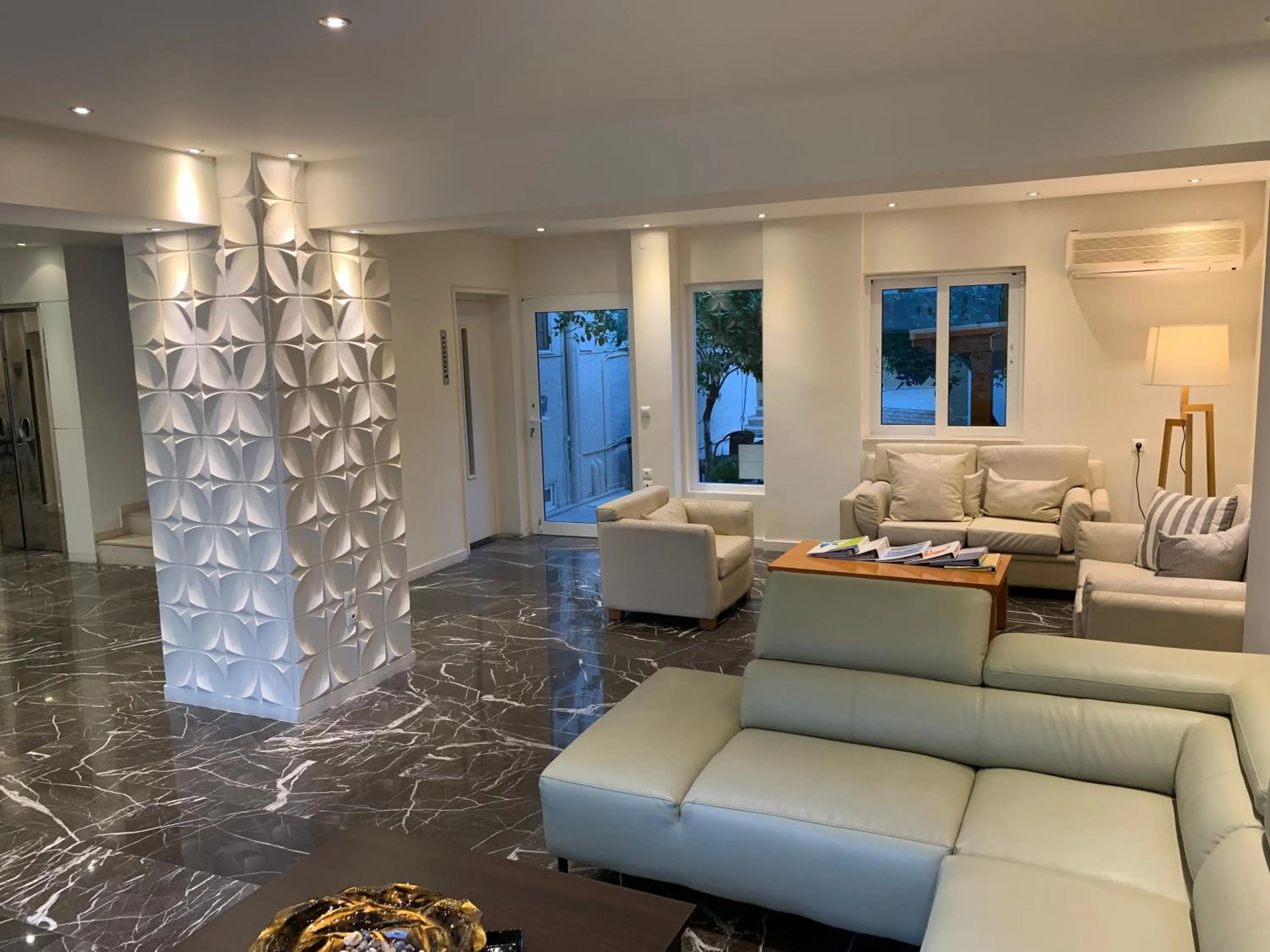 Living room in Nancy Hotel