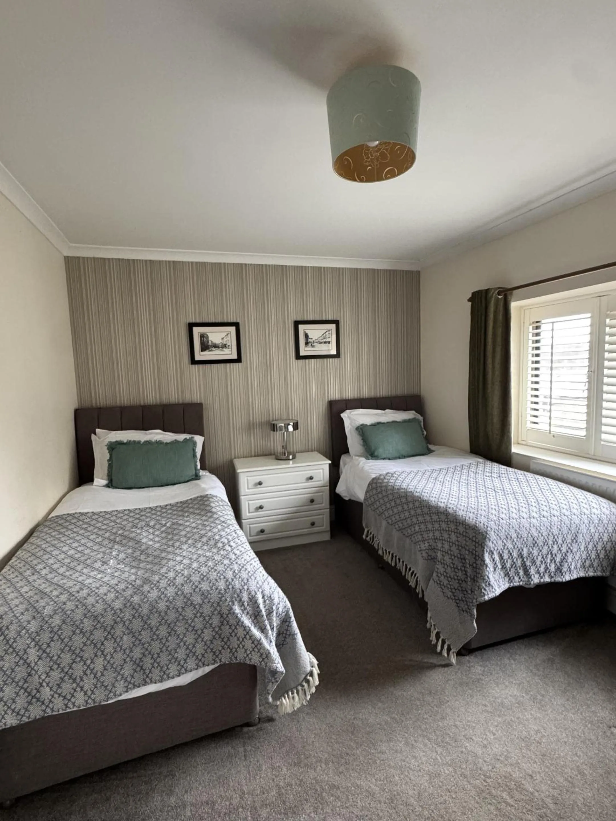 Bedroom, Bed in The Clothiers Arms