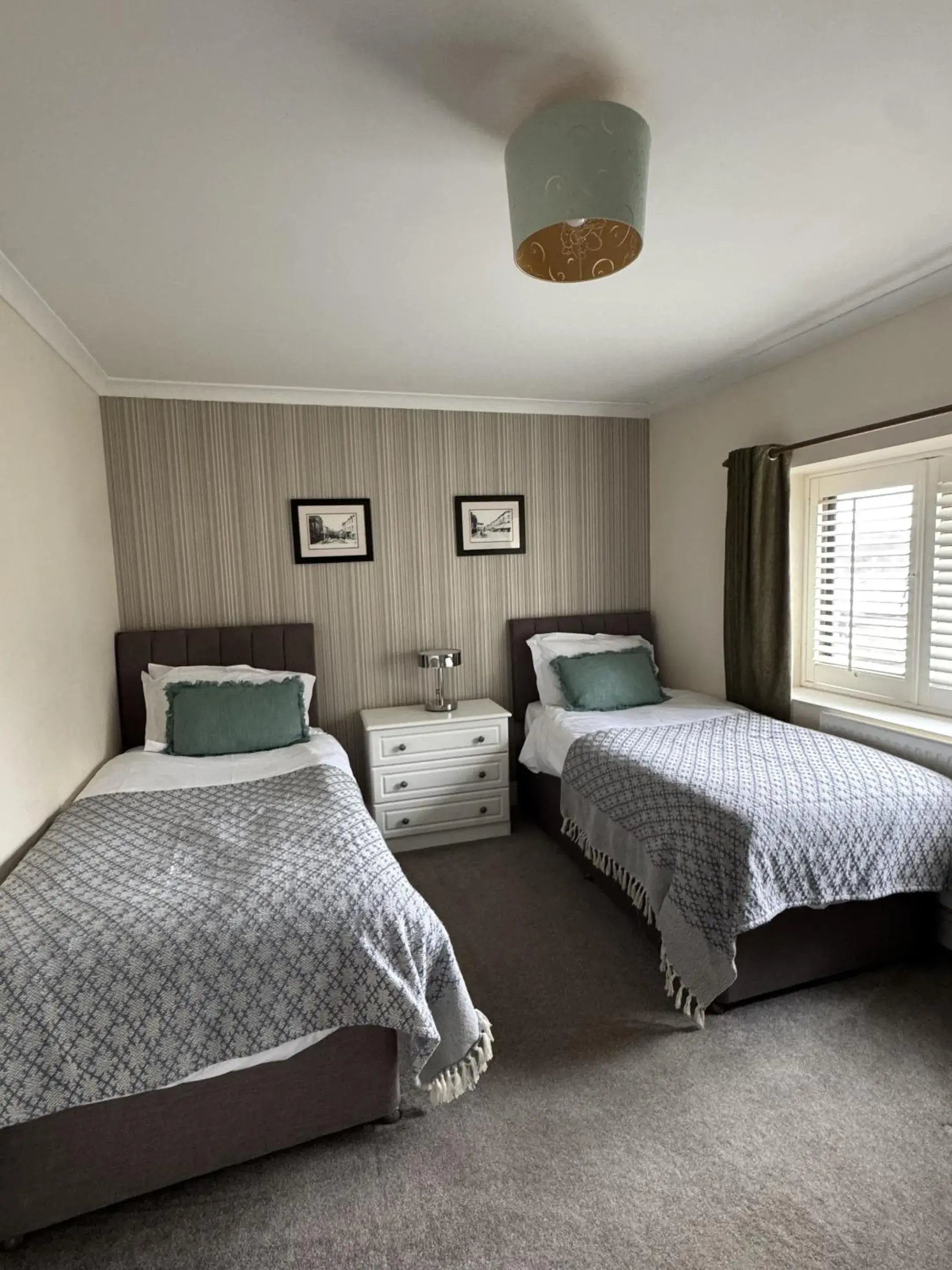 Bedroom, Bed in The Clothiers Arms Bedroom, Bed in The Clothiers Arms