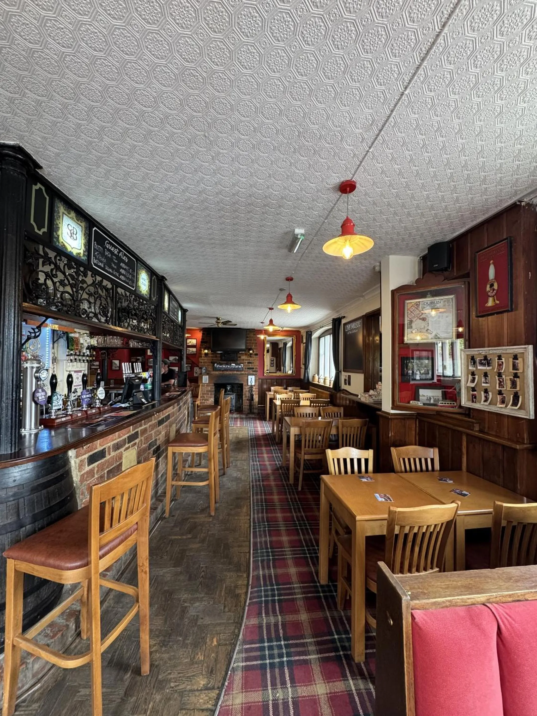 Lounge or bar in The Clothiers Arms