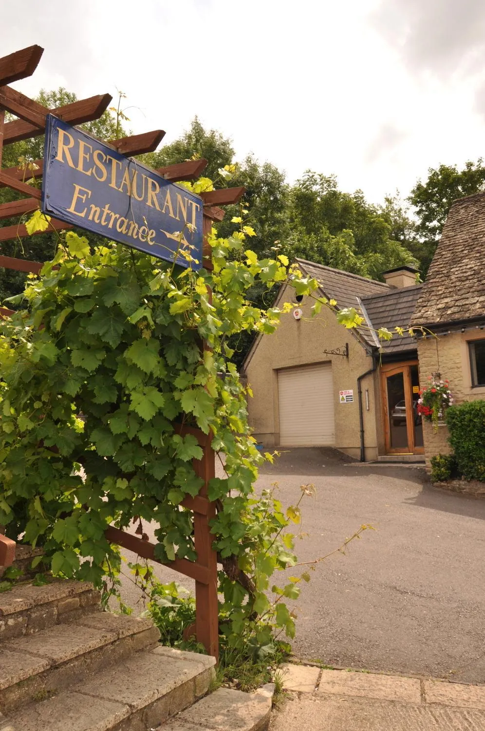 Property building in The Clothiers Arms