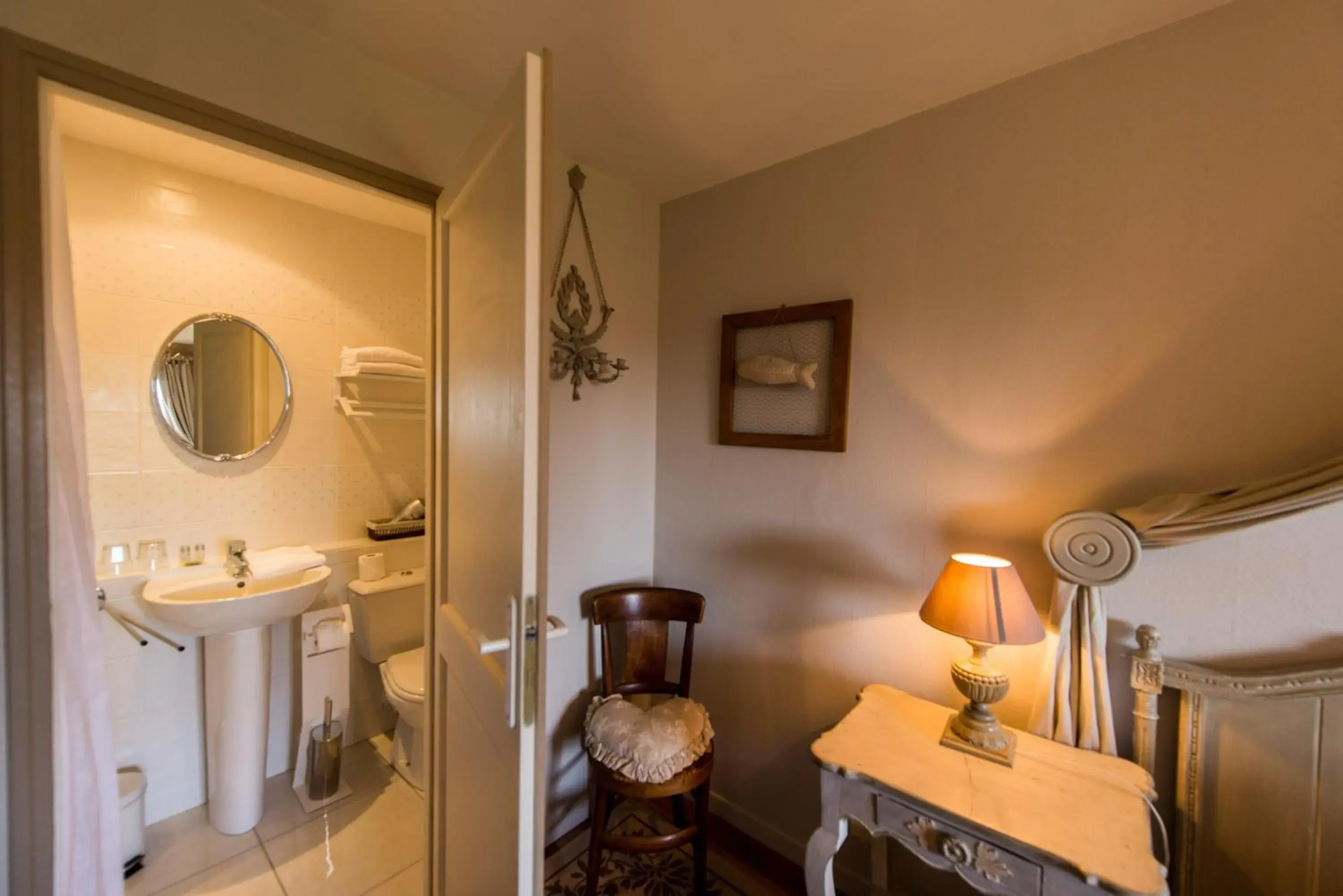 Shower in Chambres d'hotes Saint Malo La Barbinais Bed&Breaksfast Shower in Chambres d'hotes Saint Malo La Barbinais Bed&Breaksfast