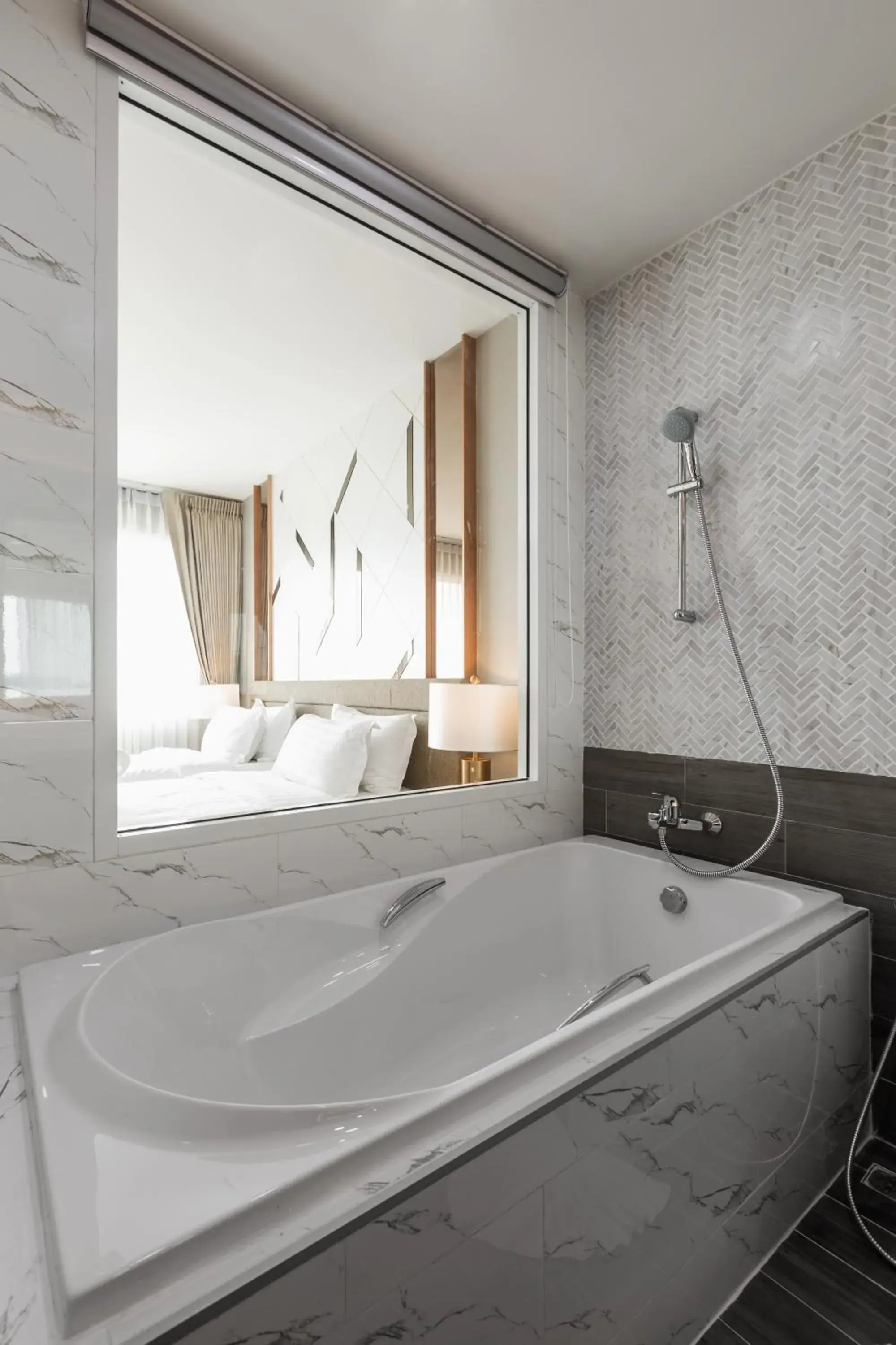 Hot Tub, Bed in The 8 Hotel Udonthani Hot Tub, Bed in The 8 Hotel Udonthani