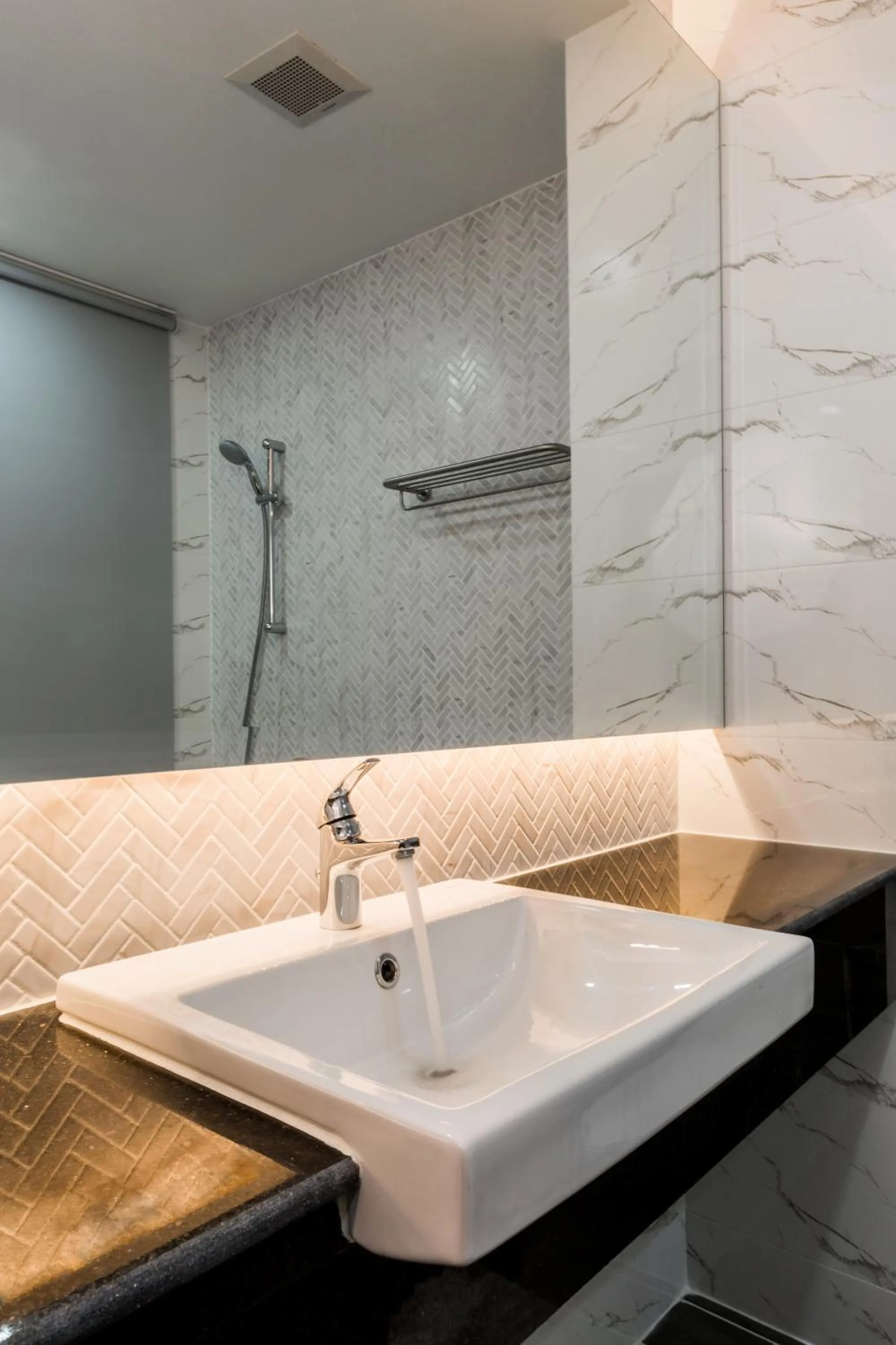 Bathroom in The 8 Hotel Udonthani