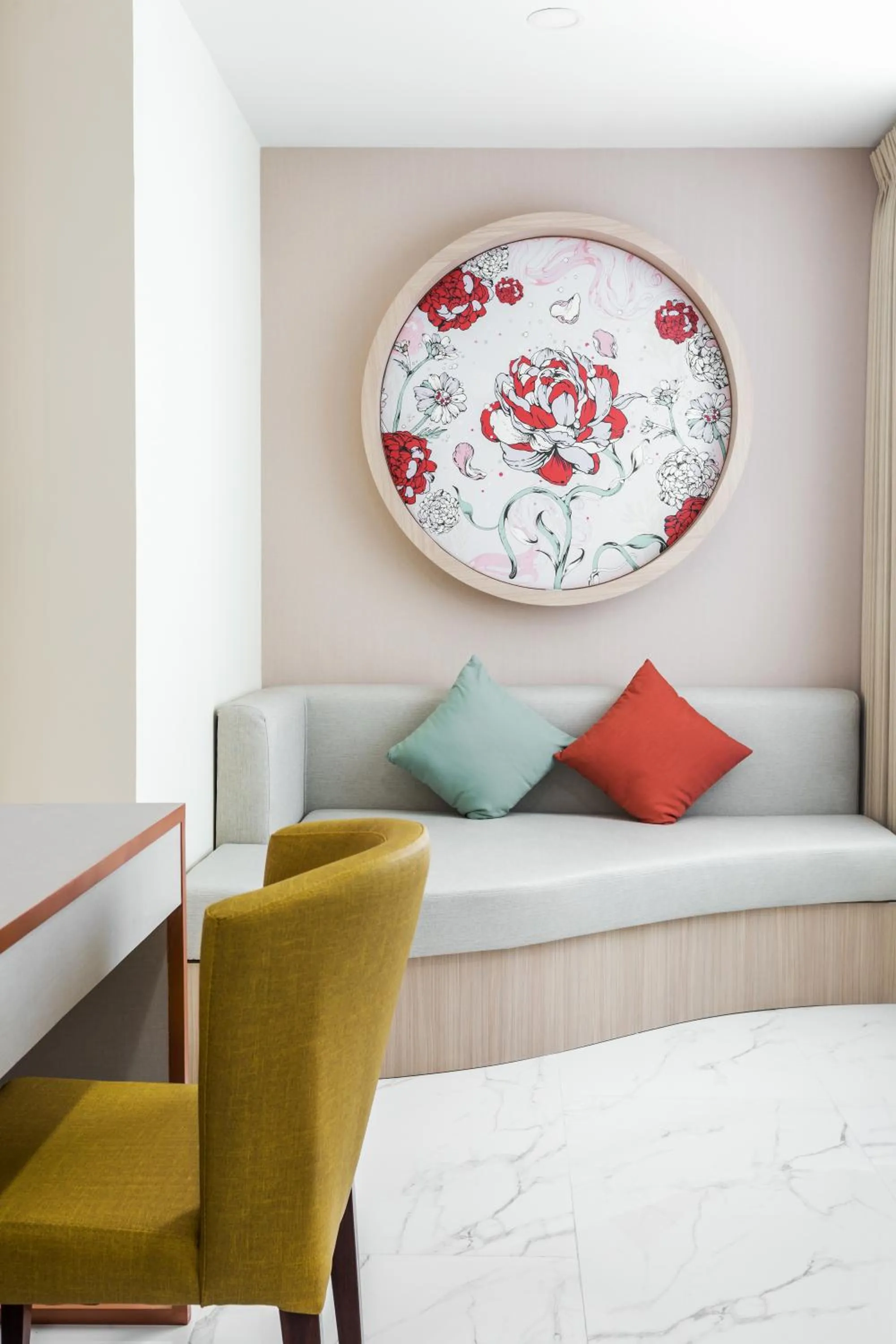 Seating area, Bed in The 8 Hotel Udonthani