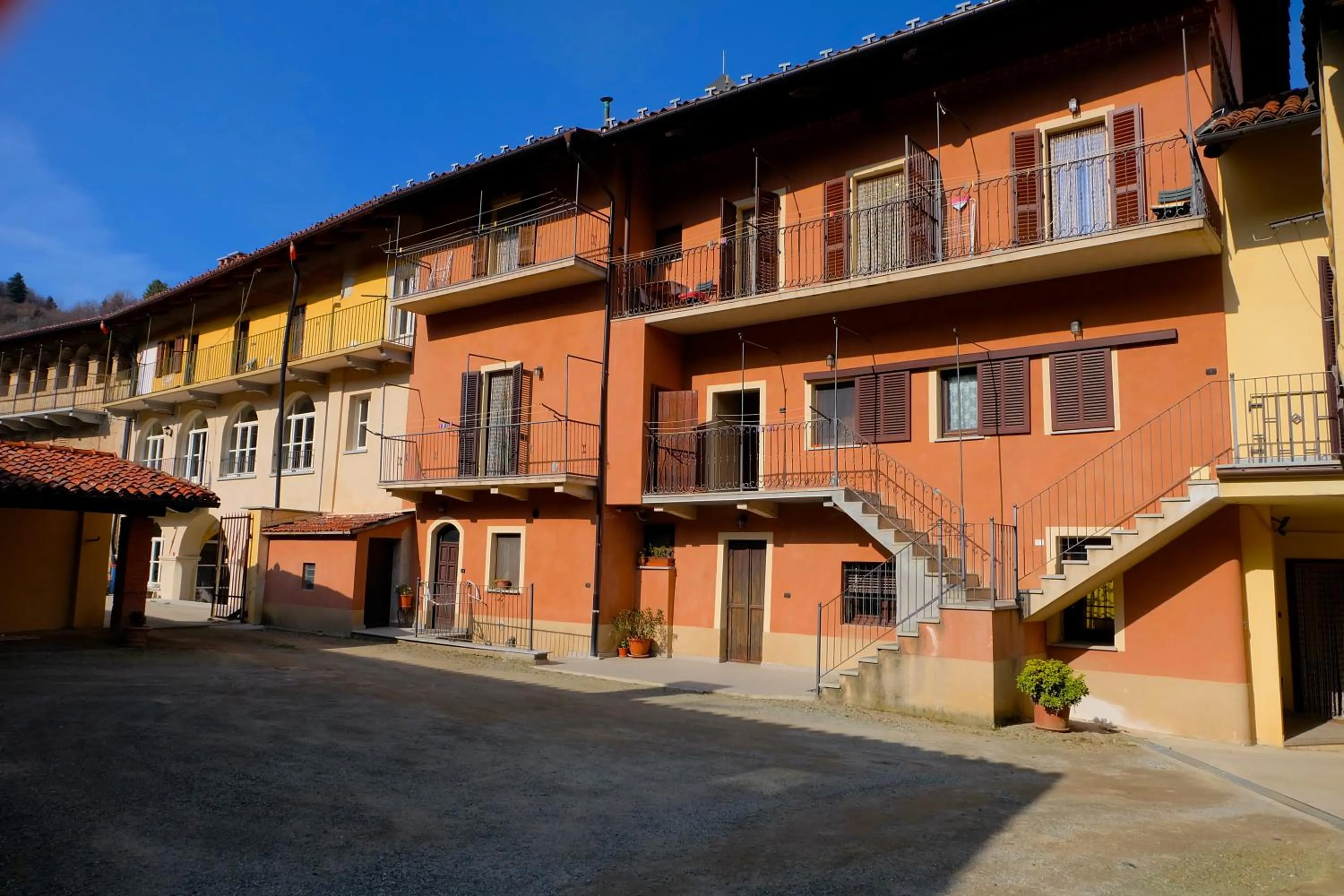 Property building in La Ghiacciaia