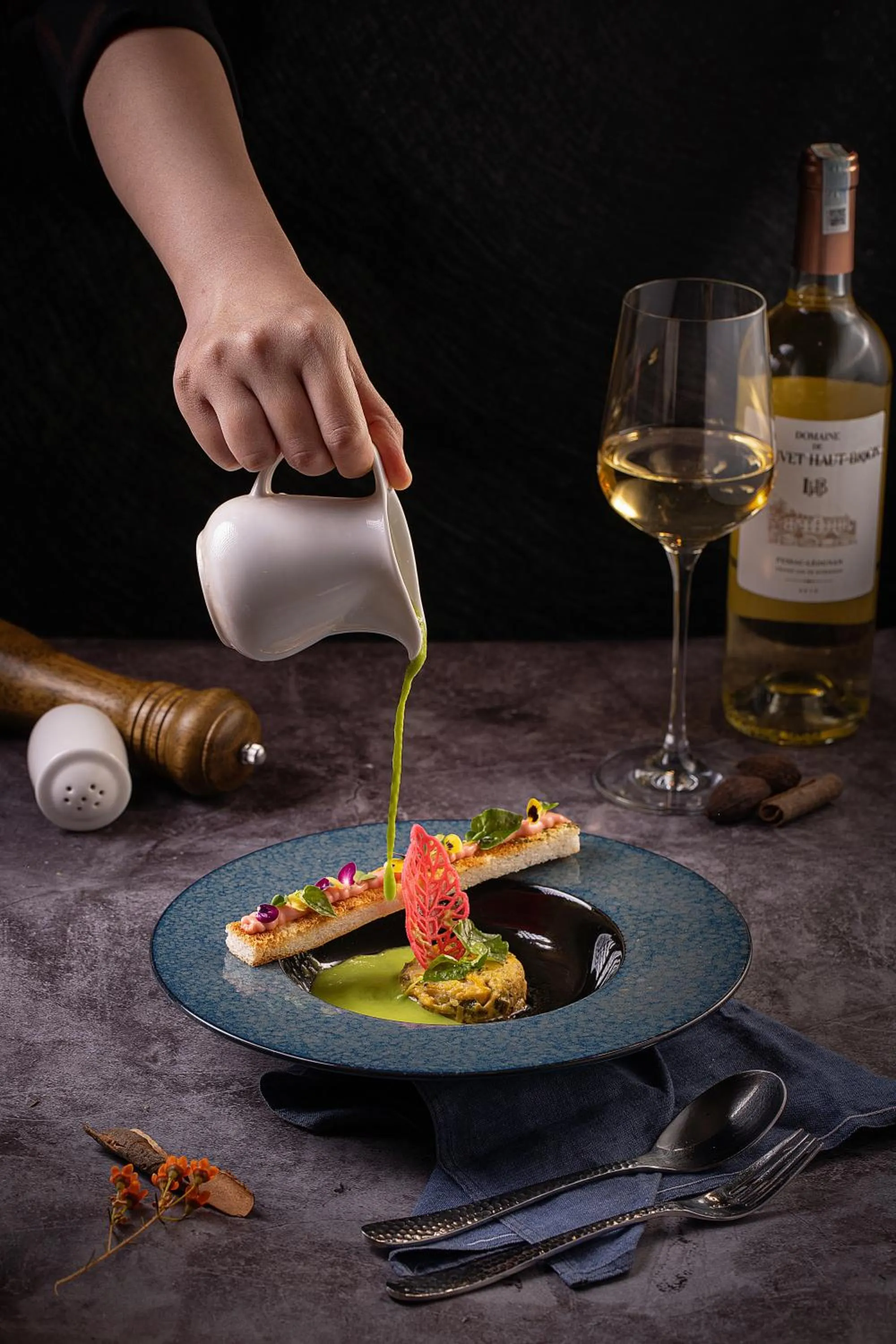 Restaurant/places to eat in The Oriental Jade Hotel