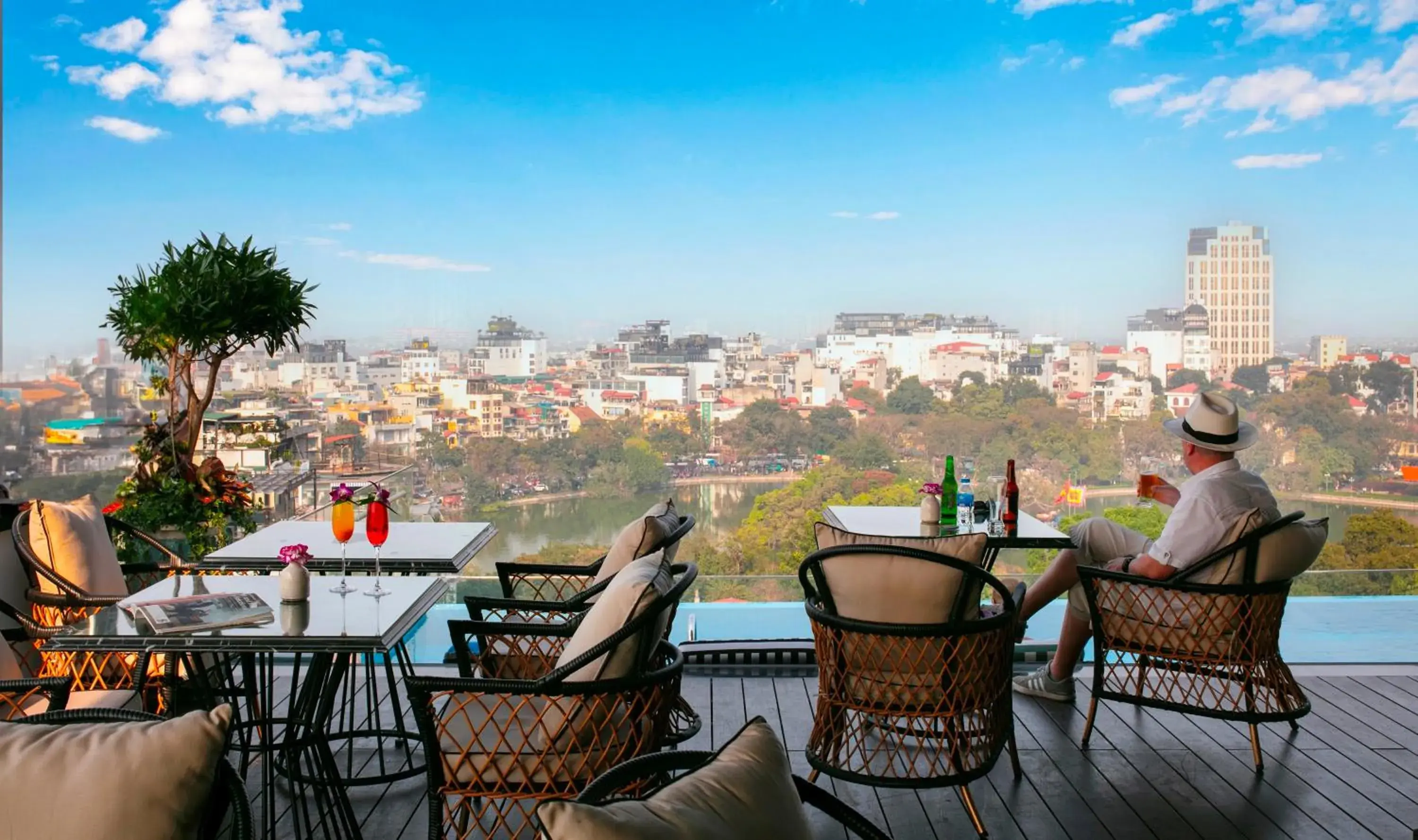 Restaurant/places to eat in The Oriental Jade Hotel Restaurant/places to eat in The Oriental Jade Hotel