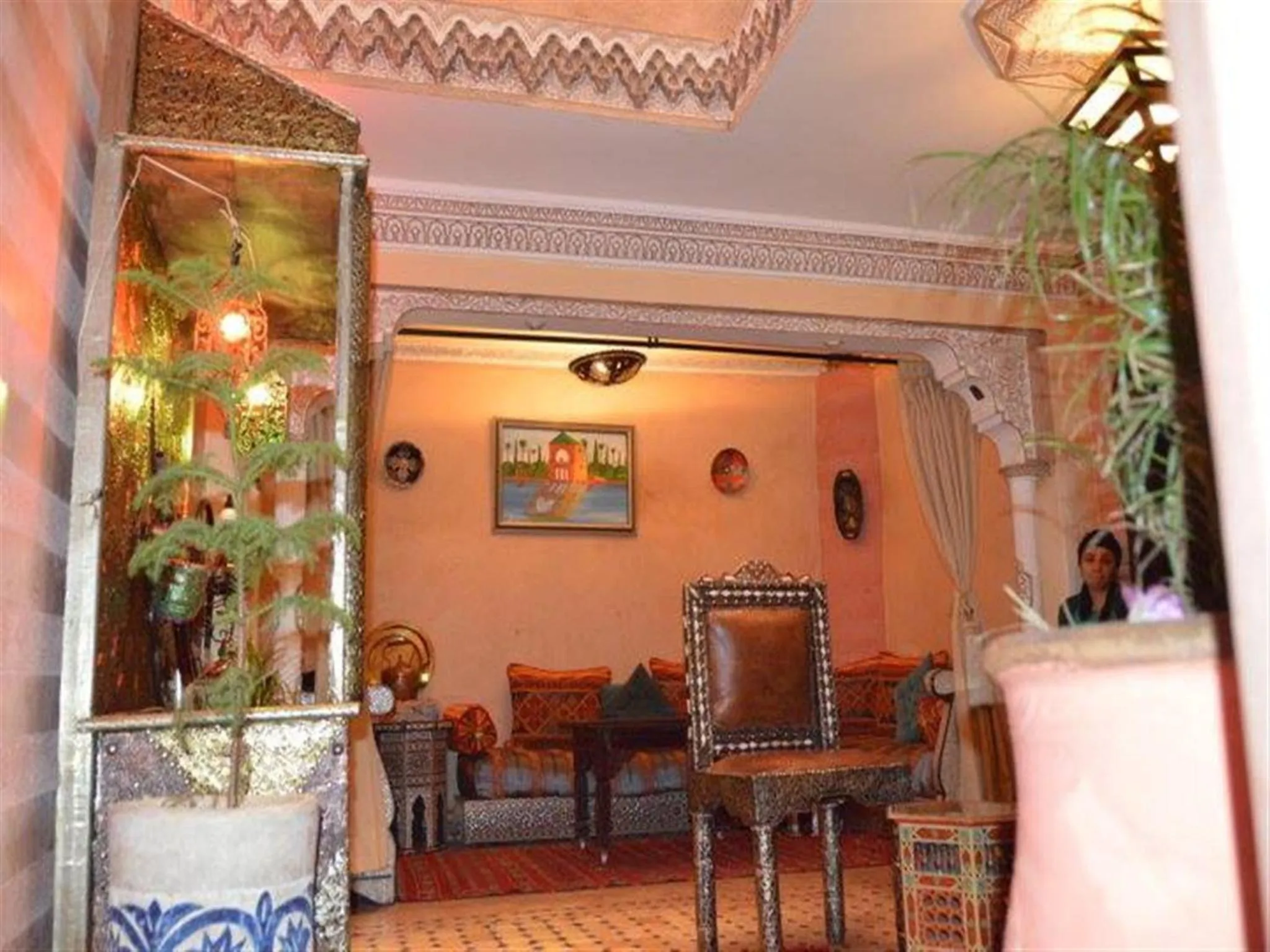 Communal lounge/ TV room in Riad Maison Aicha