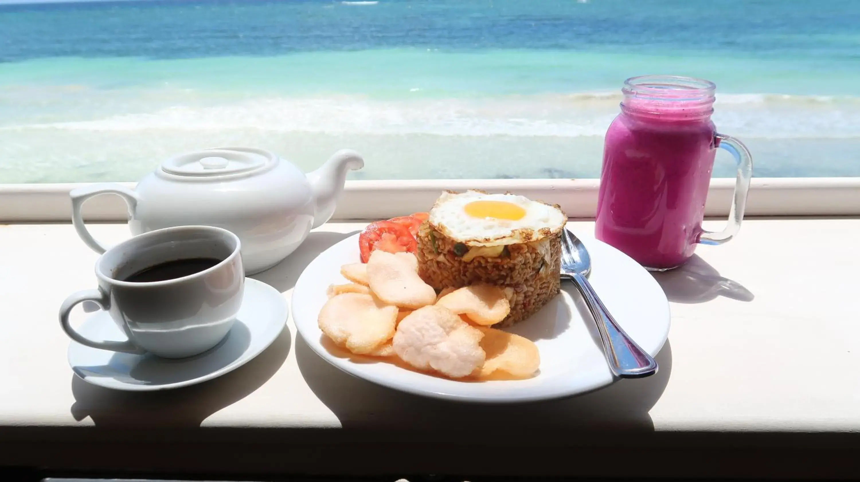 Breakfast in Phinisi Hostel Bira Breakfast in Phinisi Hostel Bira