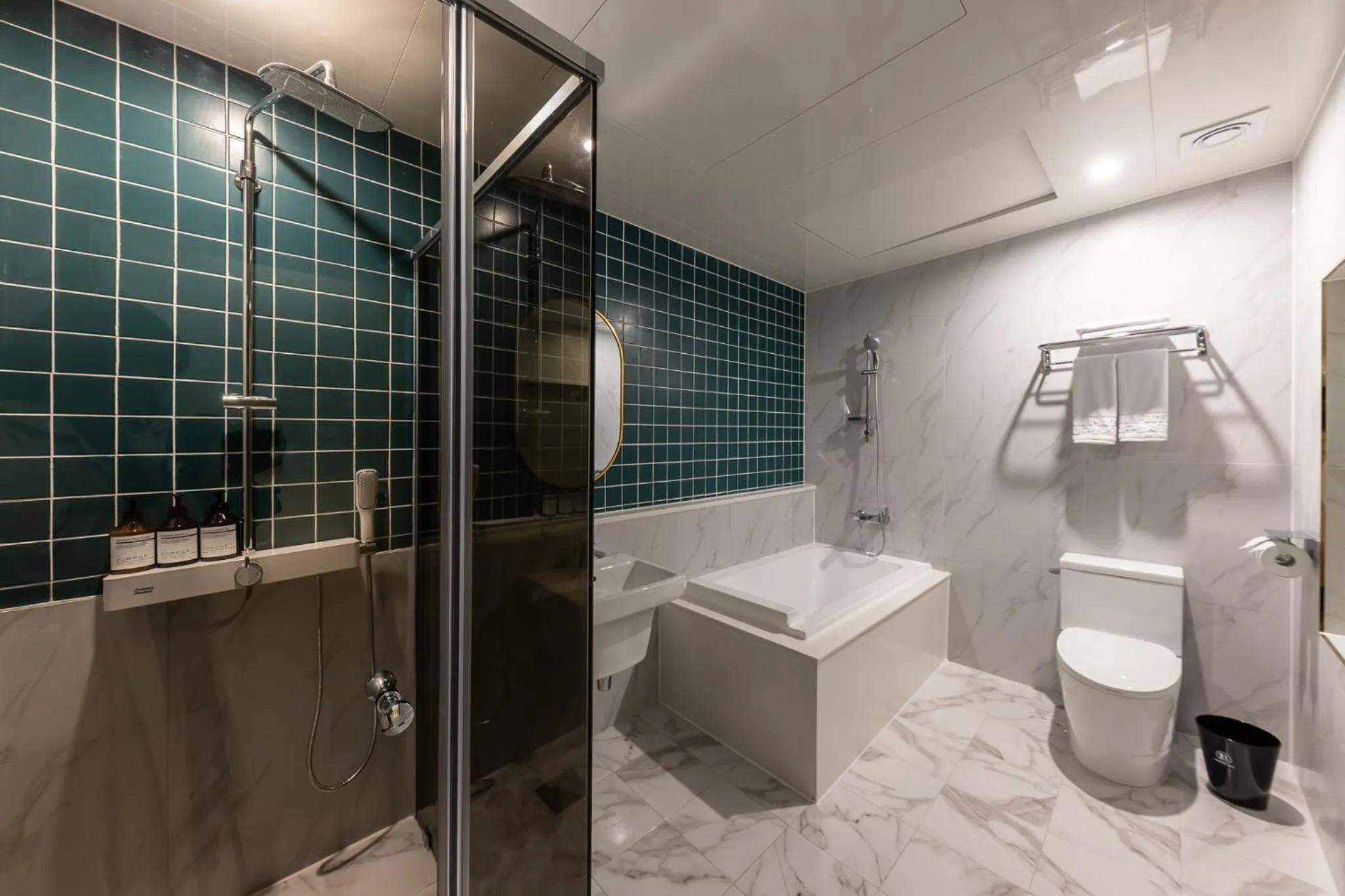 Bathroom in Brown Dot Hotel Seong Seo