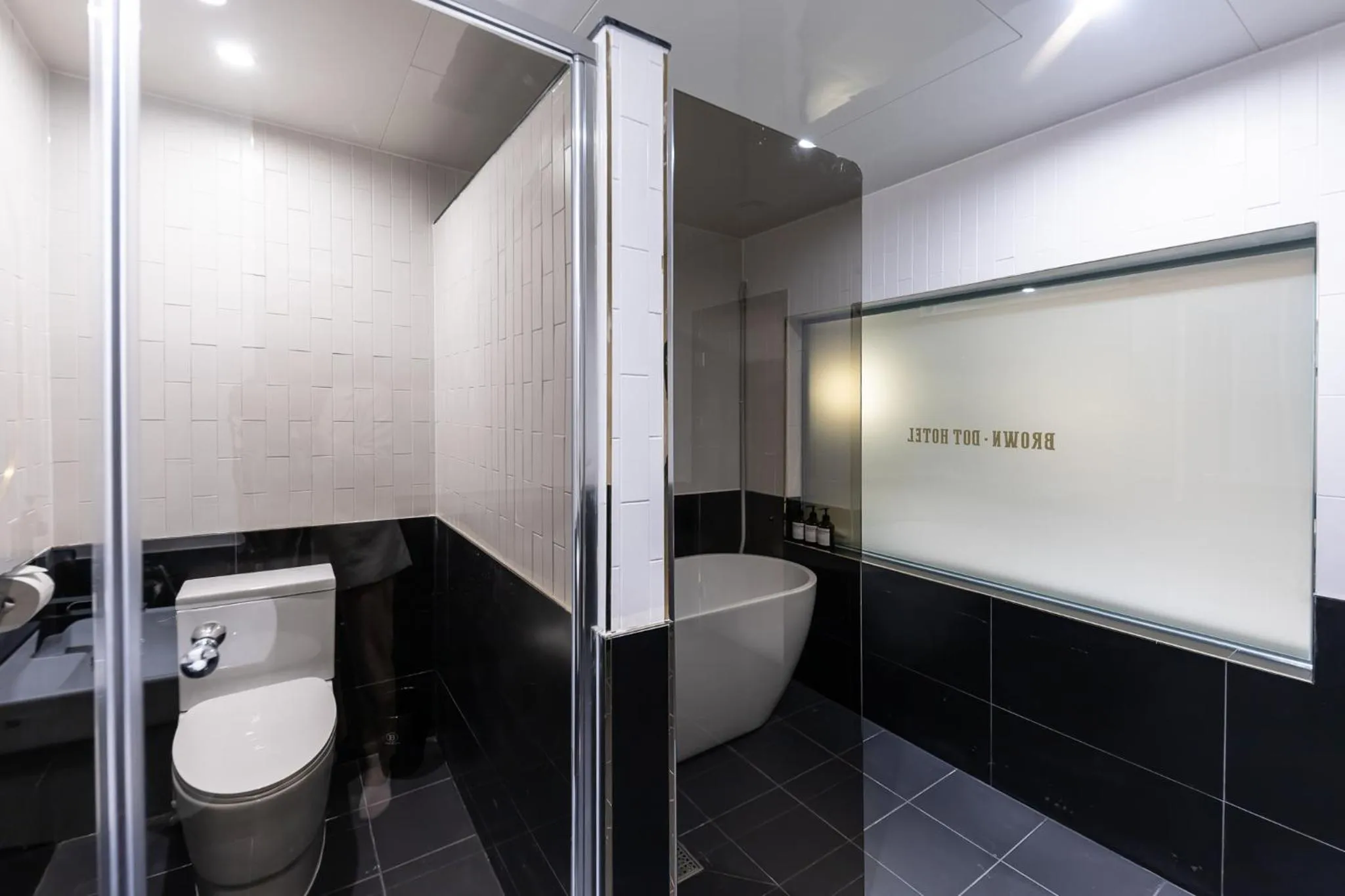 Bathroom in Brown Dot Hotel Seong Seo