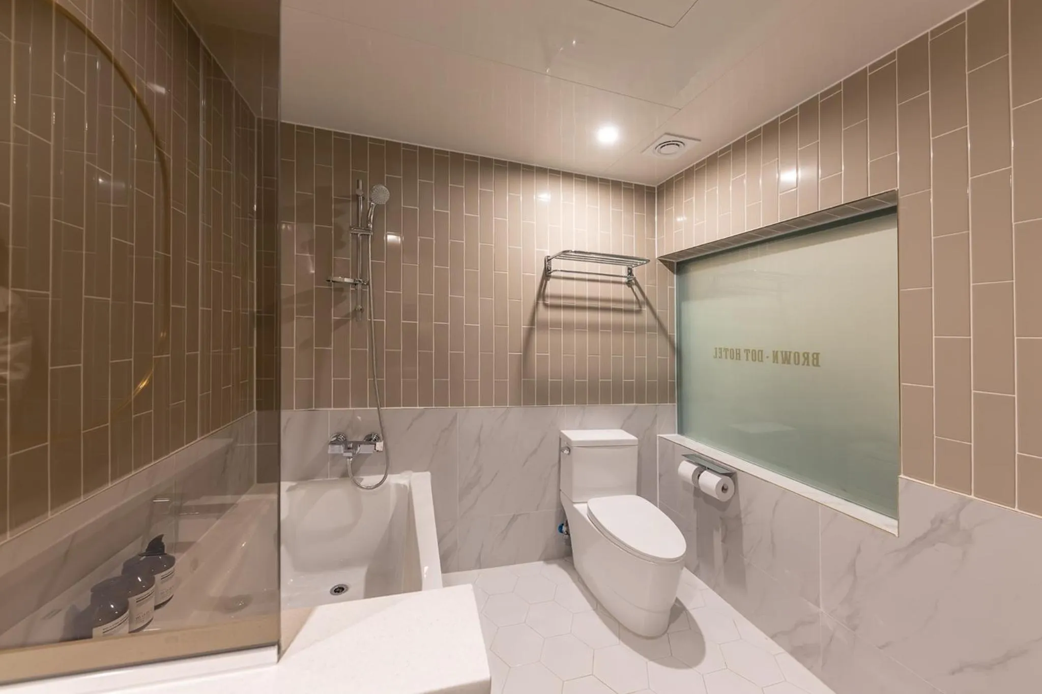 Brown Dot Hotel Seong Seo