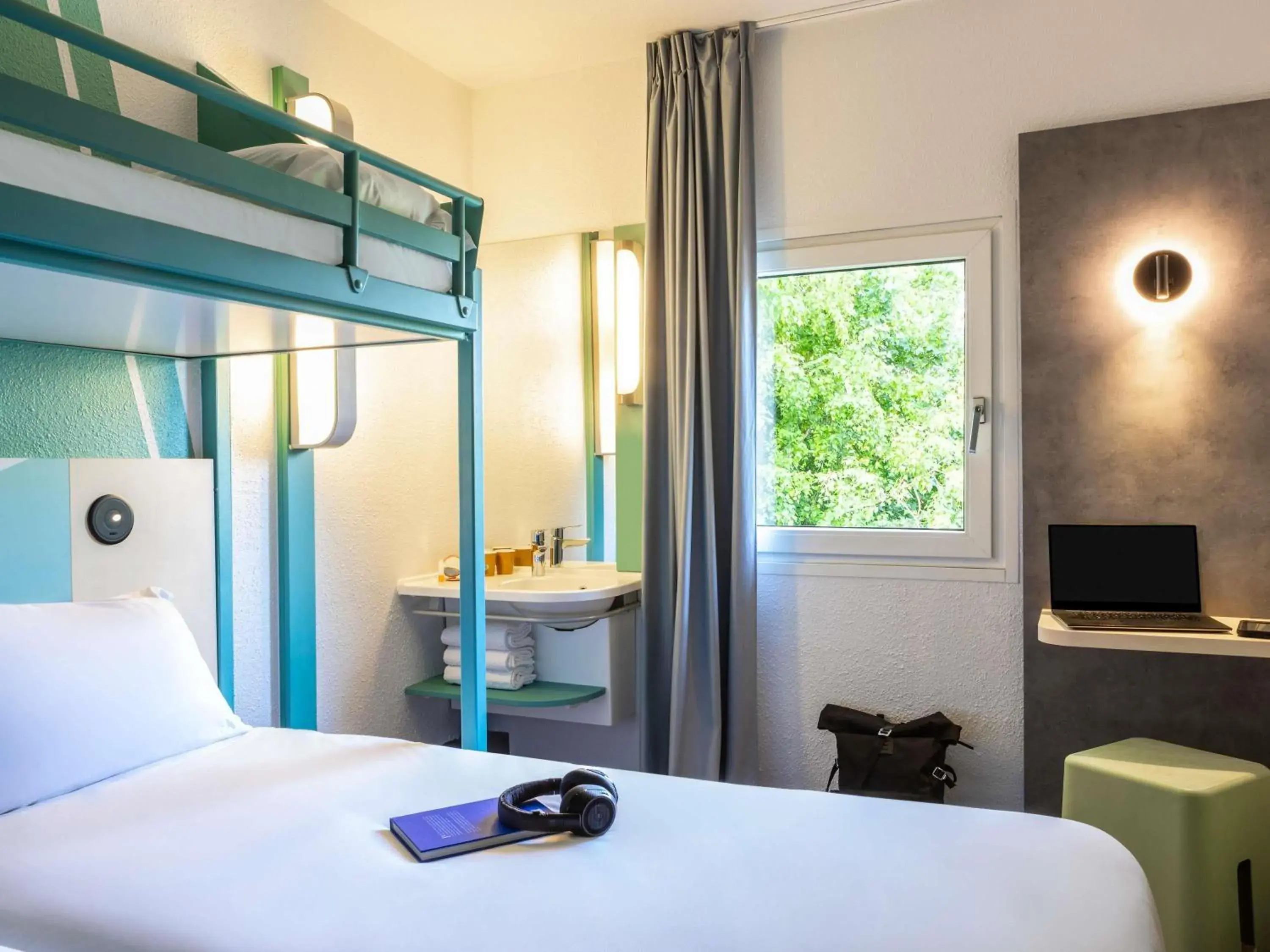 Bedroom, Bed in ibis budget Marne la Vallée Chelles Bedroom, Bed in ibis budget Marne la Vallée Chelles