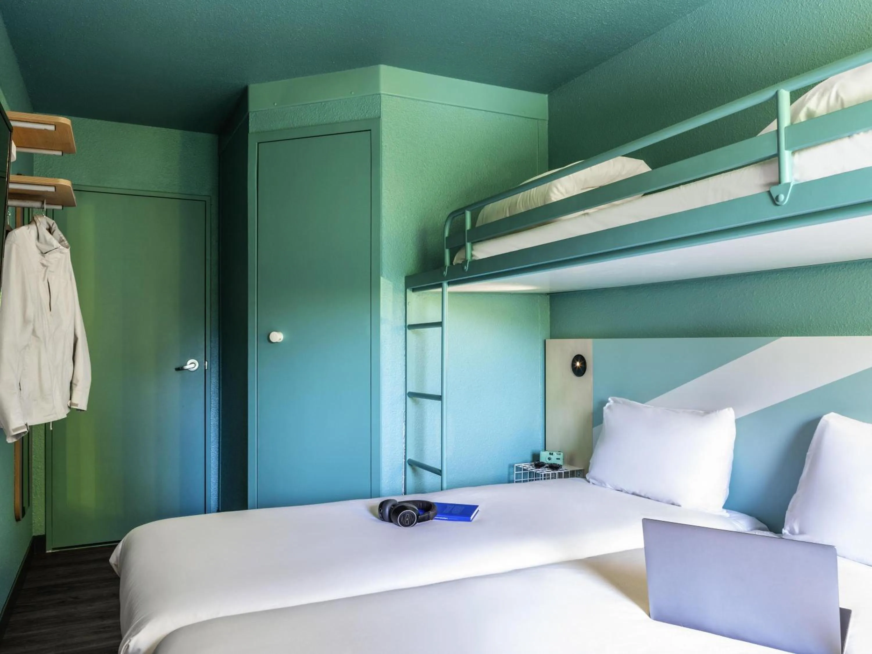 Bedroom, Bed in ibis budget Marne la Vallée Chelles