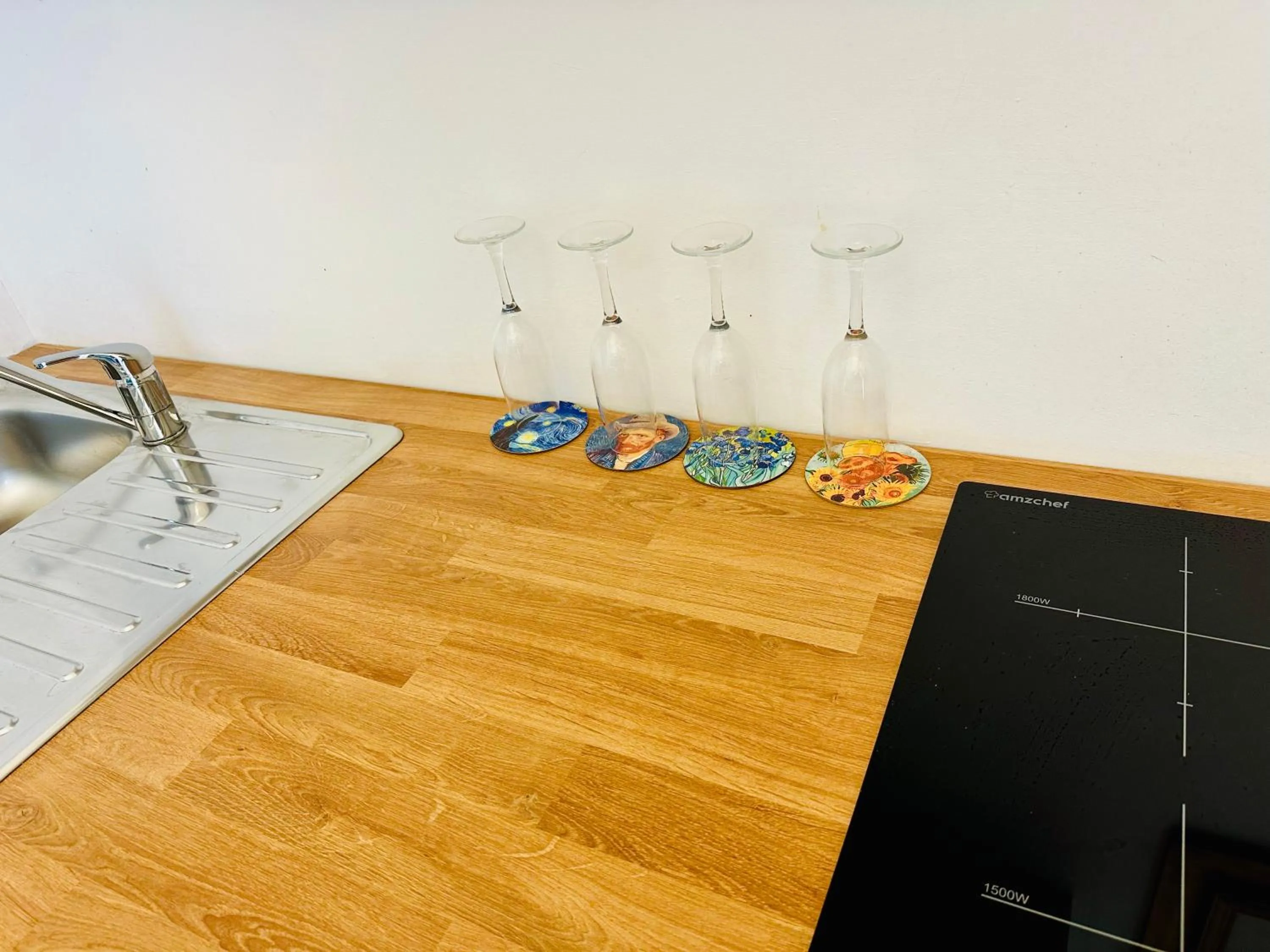 Kitchen or kitchenette in RarityArt GuestHouse