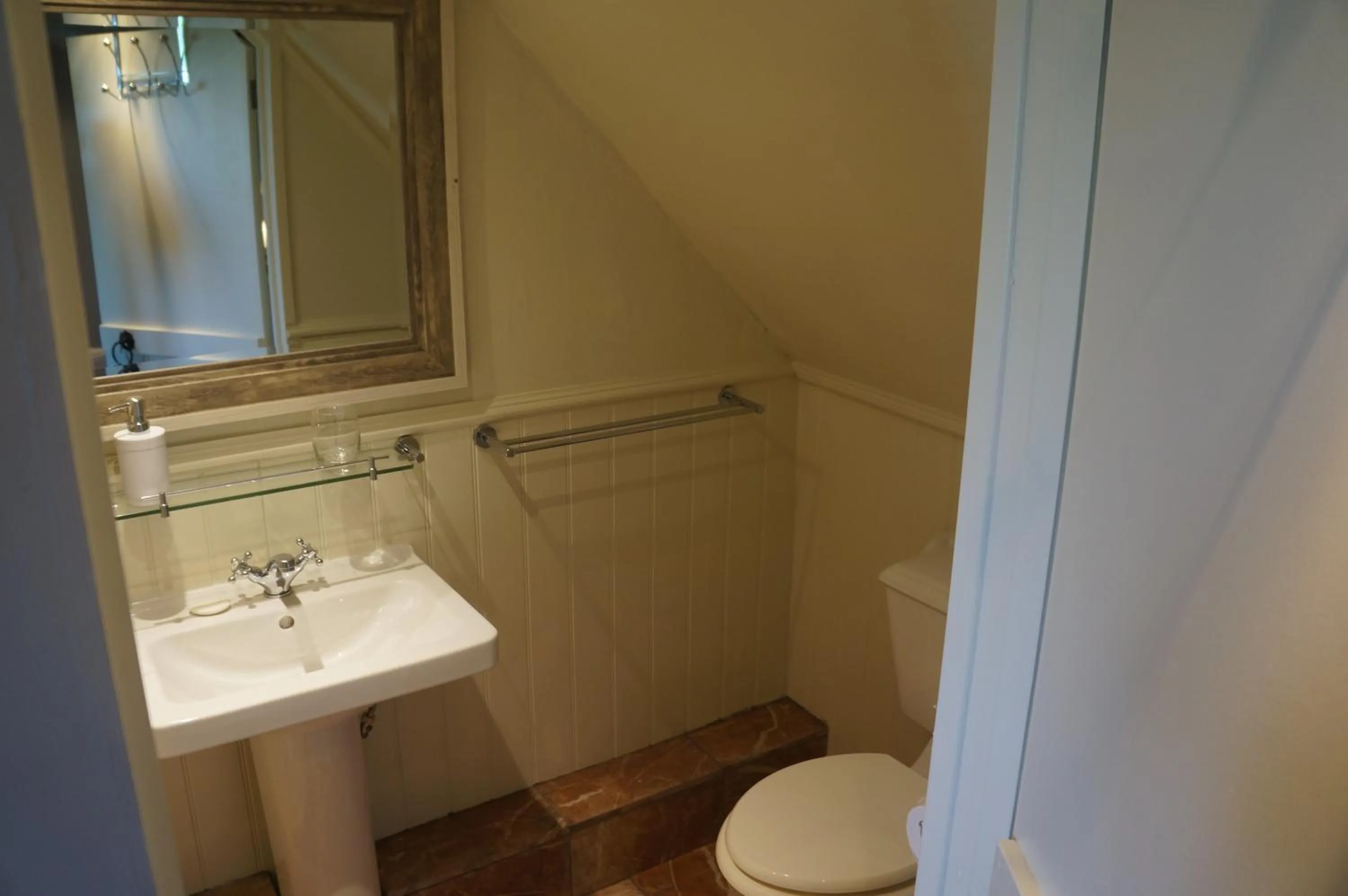 Bathroom in Cedar House Boutique B&B