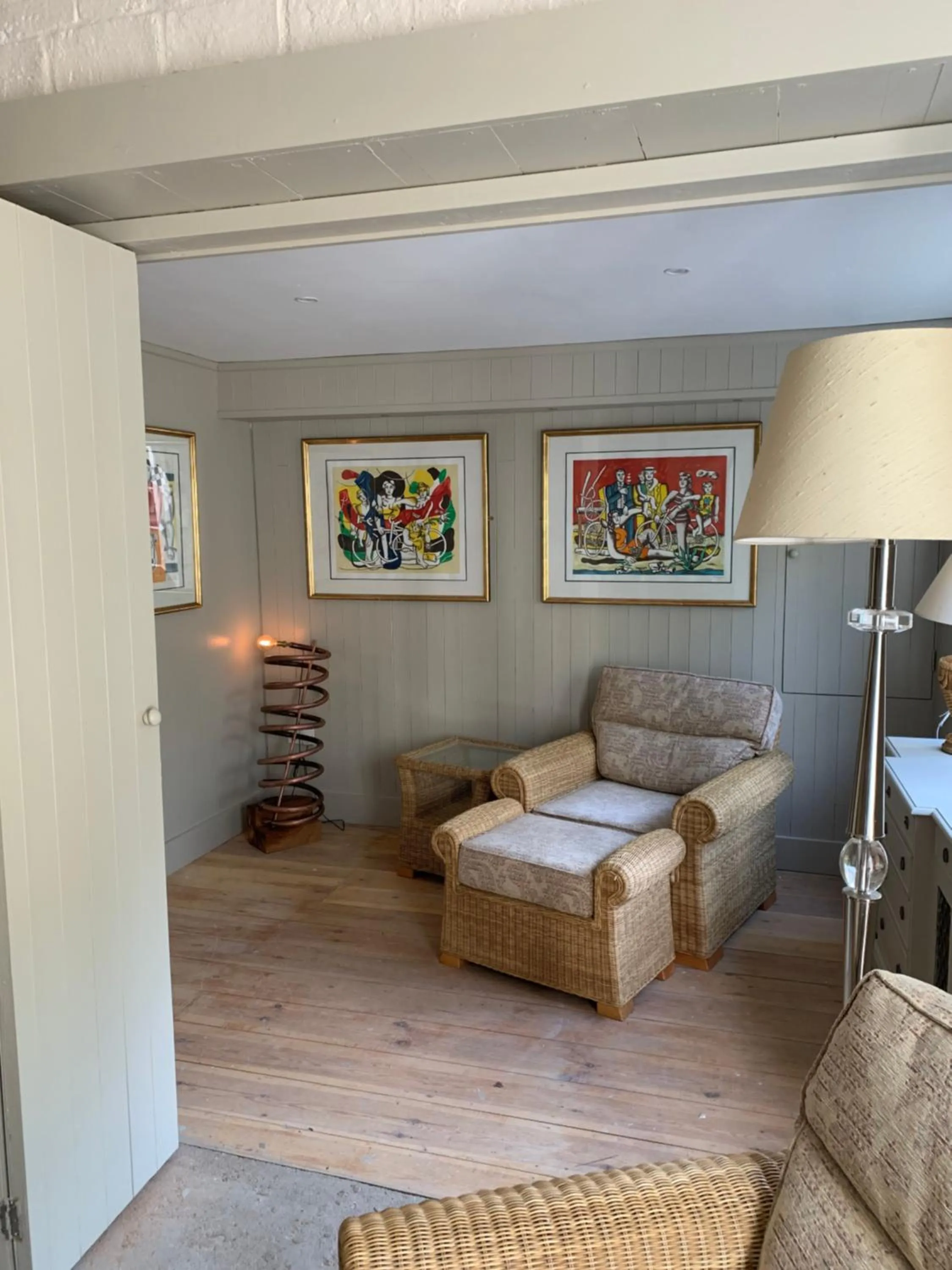 Seating area, Bed in Cedar House Boutique B&B