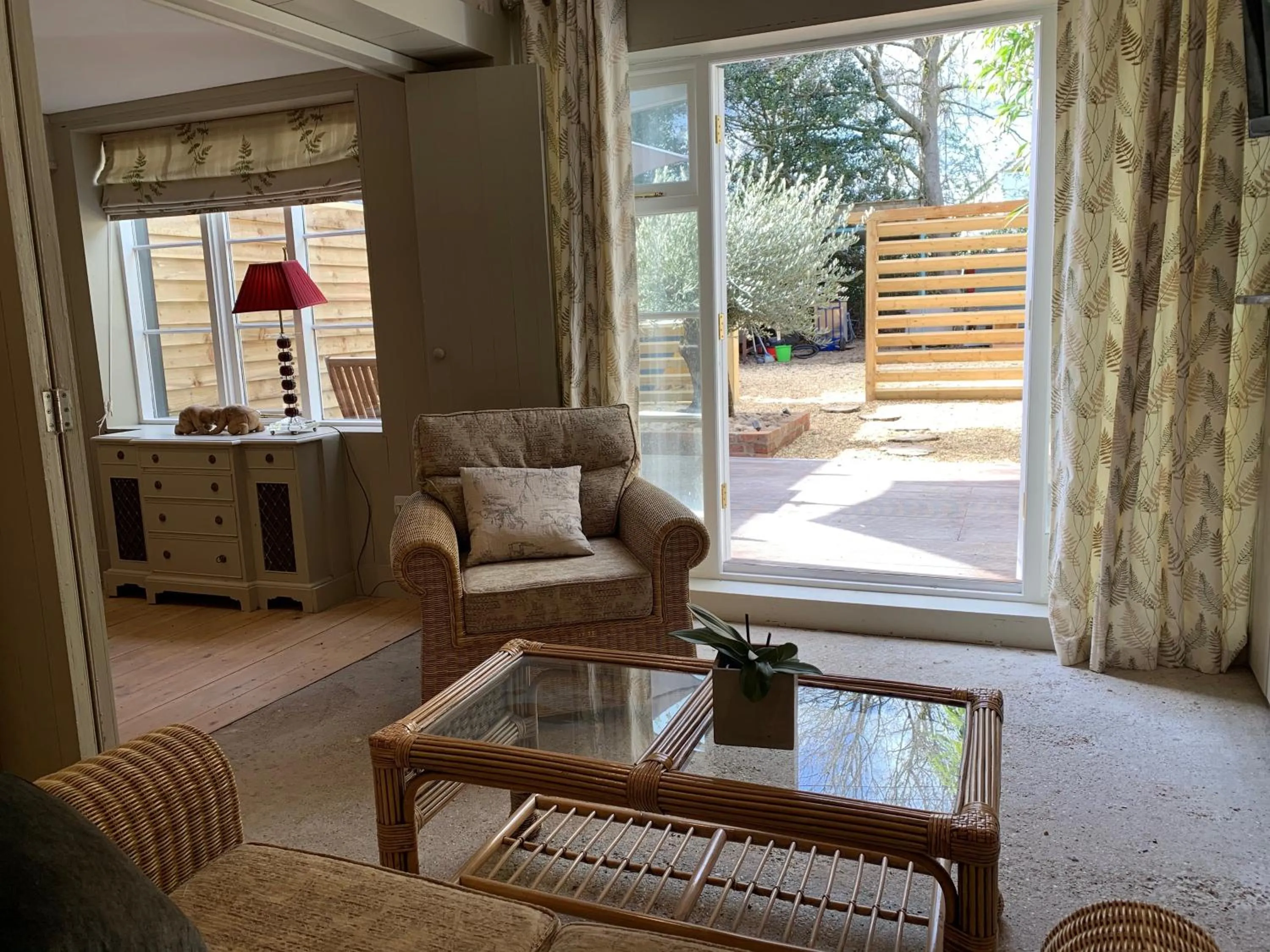 Living room in Cedar House Boutique B&B