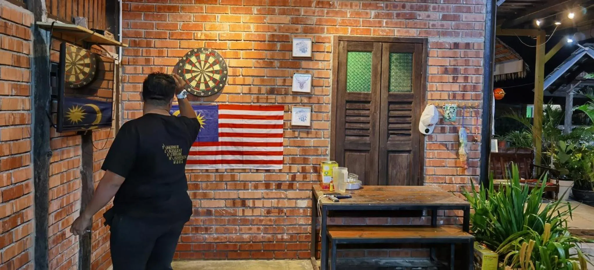 Darts in Dangau Sala D'Kontena