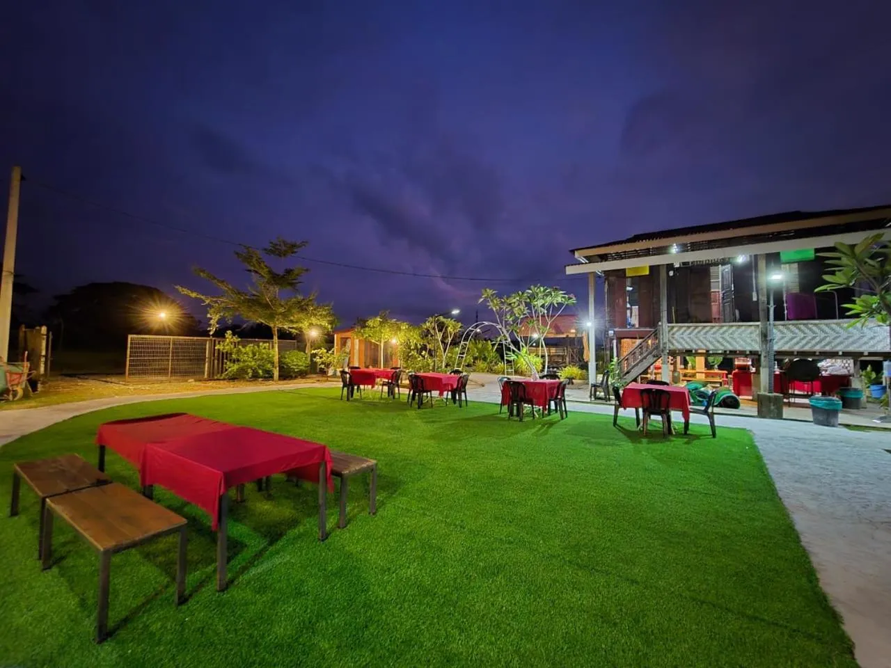 Night in Dangau Sala D'Kontena