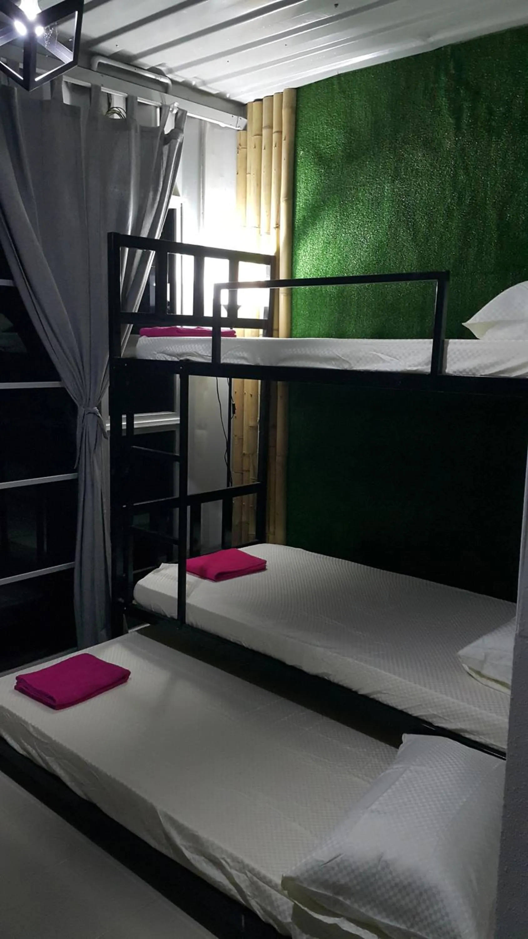 bunk bed, Bed in Dangau Sala D'Kontena